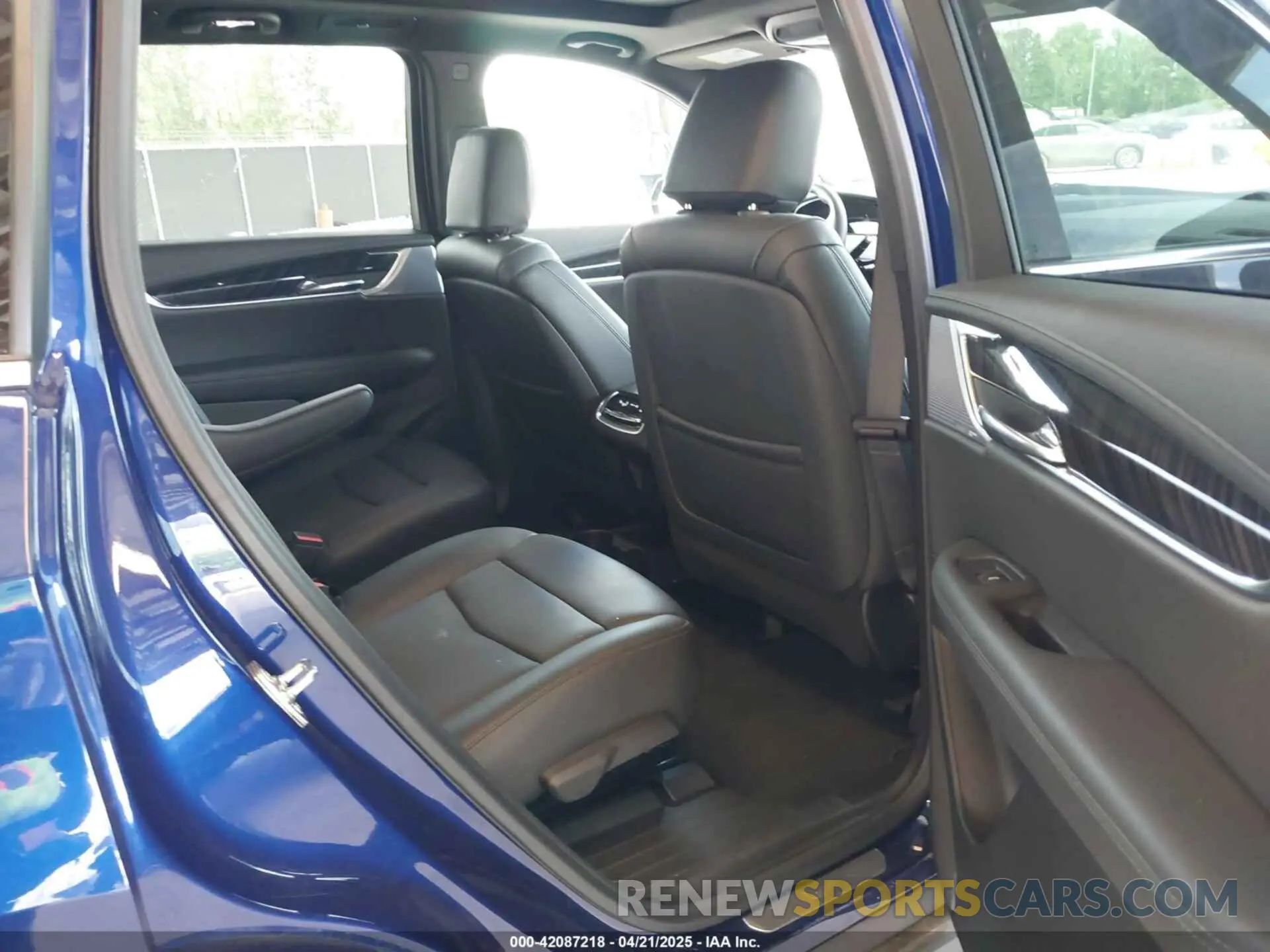 8 Photograph of a damaged car 1GYKPCRS5SZ119357 CADILLAC XT6 2025