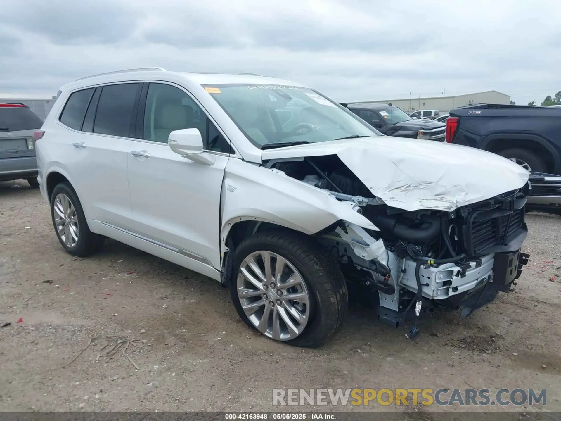 1 Photograph of a damaged car 1GYKPCRS5SZ133551 CADILLAC XT6 2025