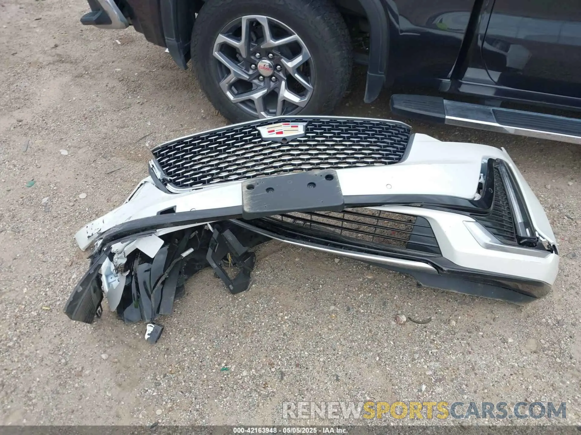 12 Photograph of a damaged car 1GYKPCRS5SZ133551 CADILLAC XT6 2025
