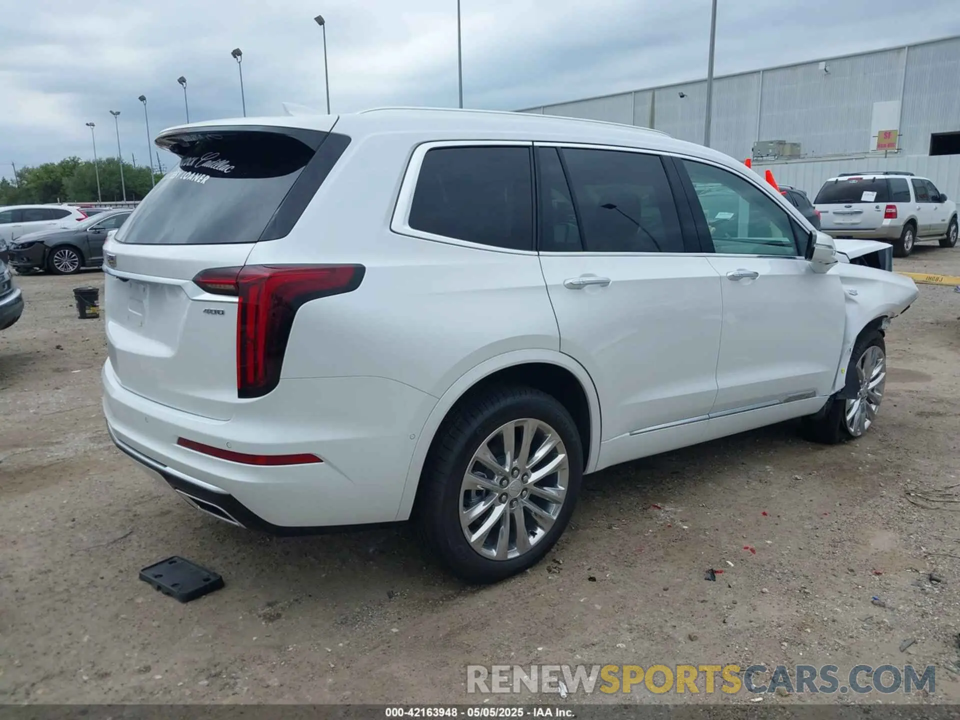 4 Photograph of a damaged car 1GYKPCRS5SZ133551 CADILLAC XT6 2025