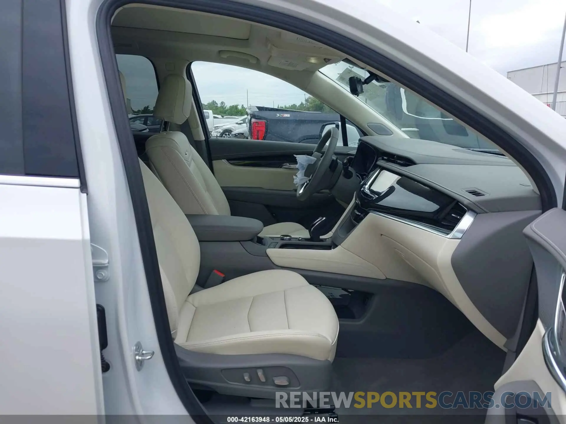 5 Photograph of a damaged car 1GYKPCRS5SZ133551 CADILLAC XT6 2025