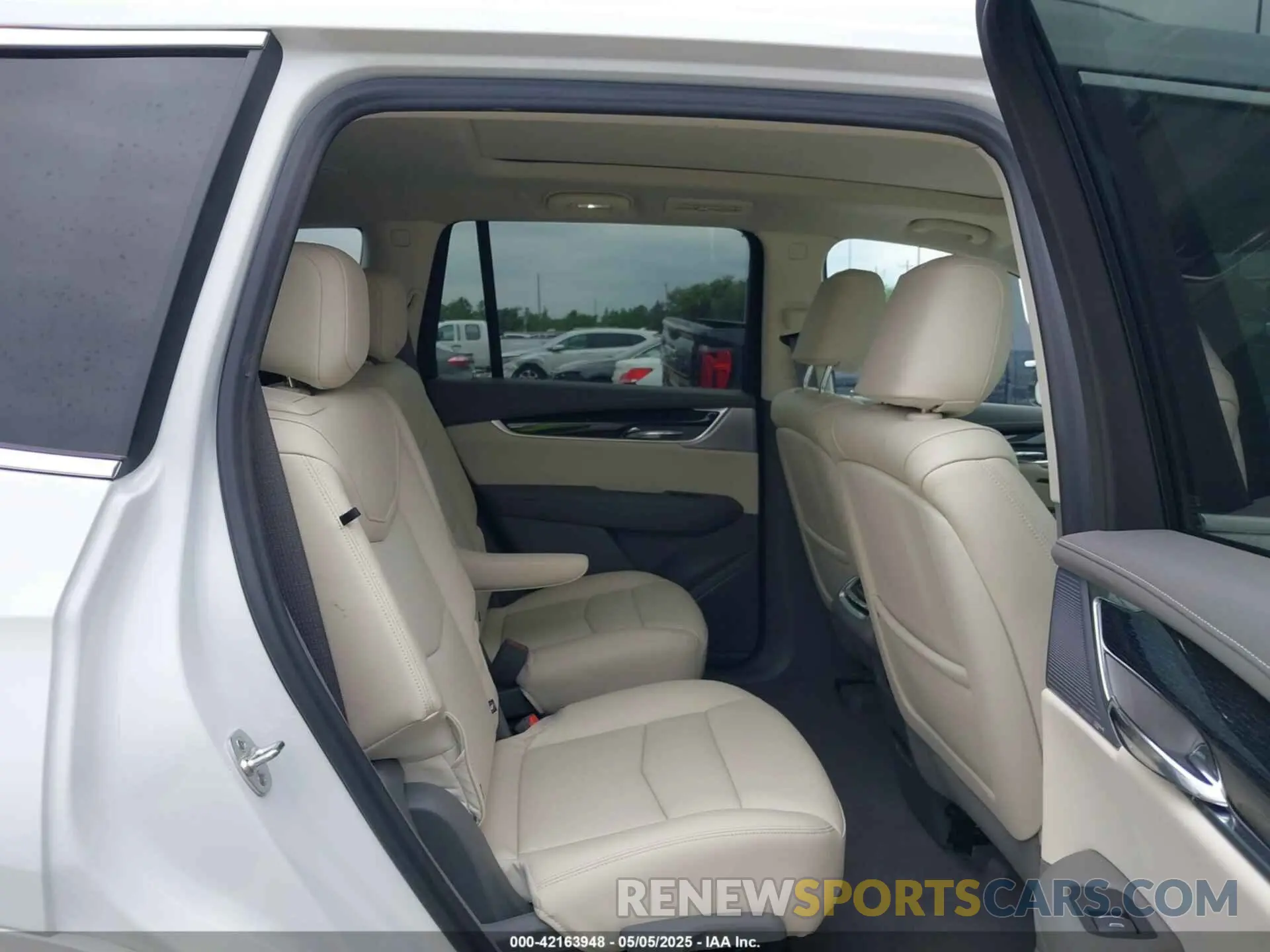 8 Photograph of a damaged car 1GYKPCRS5SZ133551 CADILLAC XT6 2025