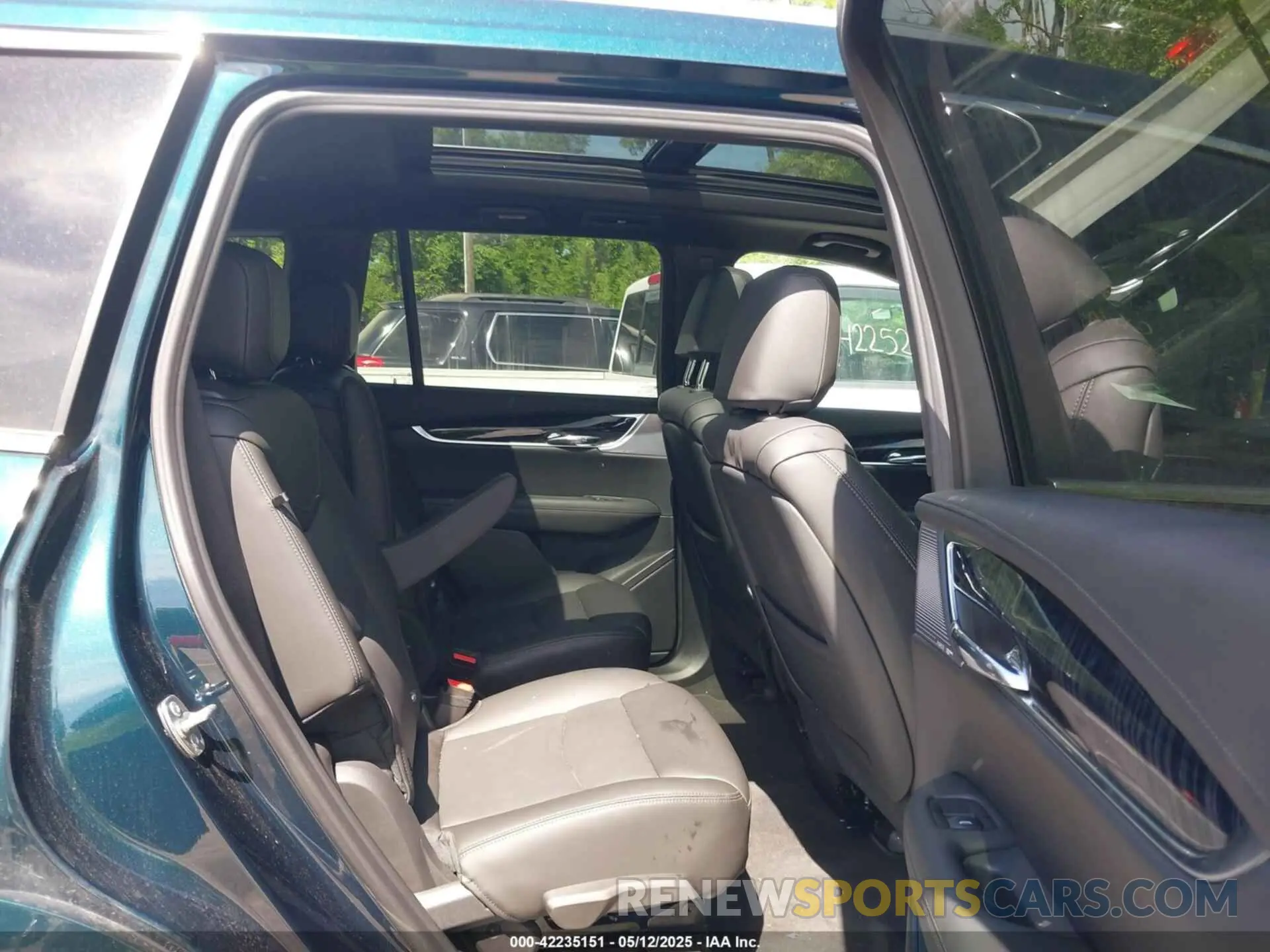 8 Photograph of a damaged car 1GYKPDRS1SZ120334 CADILLAC XT6 2025