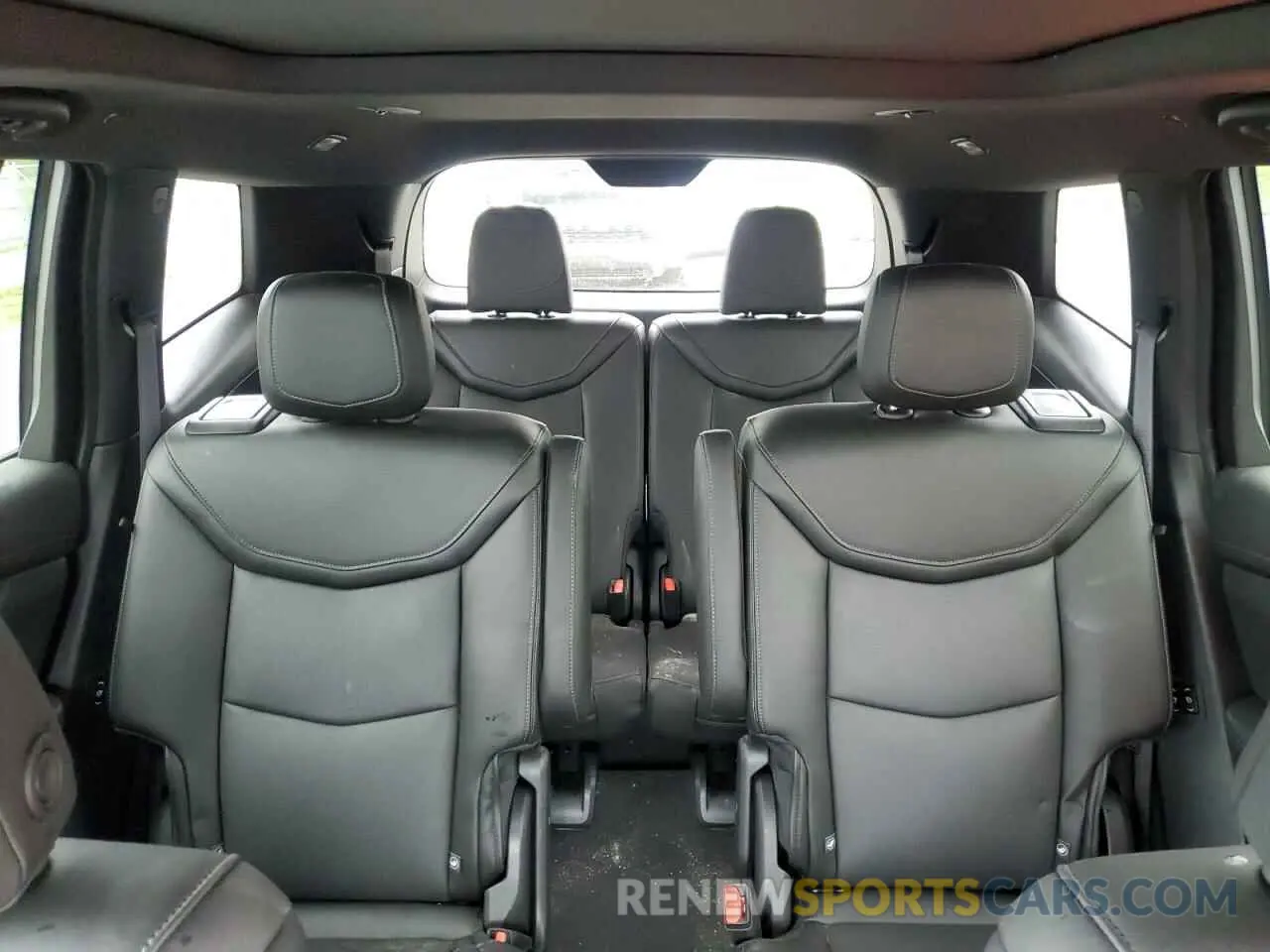 10 Photograph of a damaged car 1GYKPDRS7SZ121603 CADILLAC XT6 2025