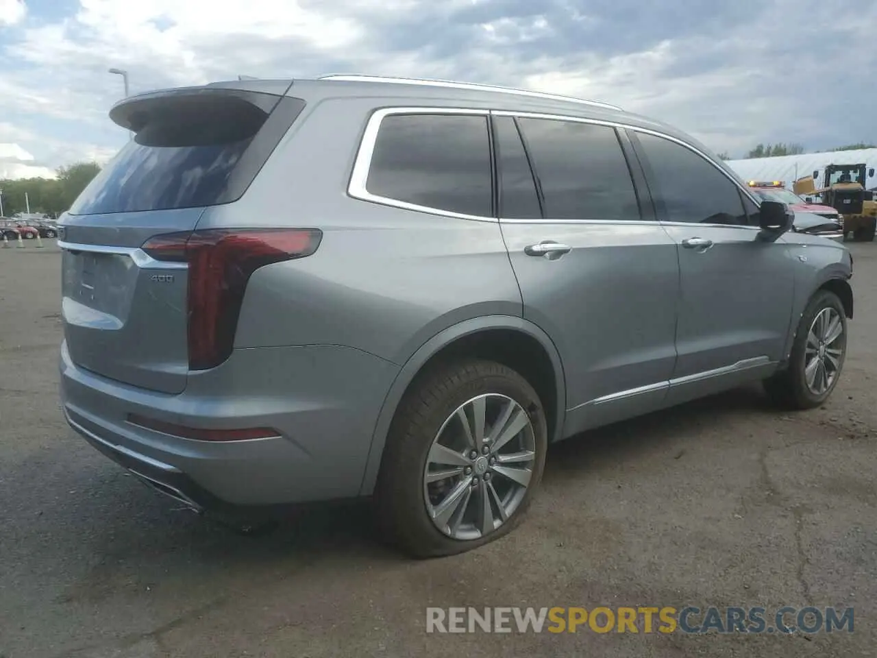 3 Photograph of a damaged car 1GYKPDRS8SZ118323 CADILLAC XT6 2025