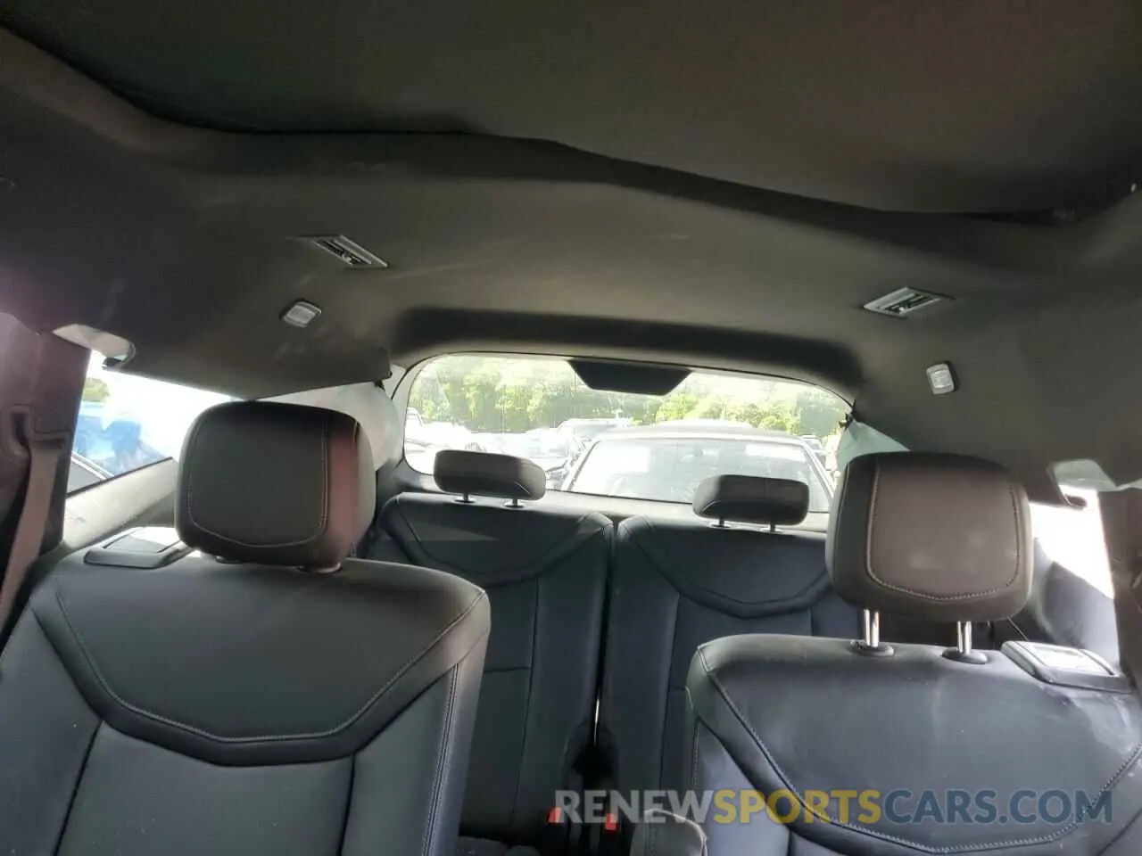 10 Photograph of a damaged car 1GYKPDRS9SZ120694 CADILLAC XT6 2025