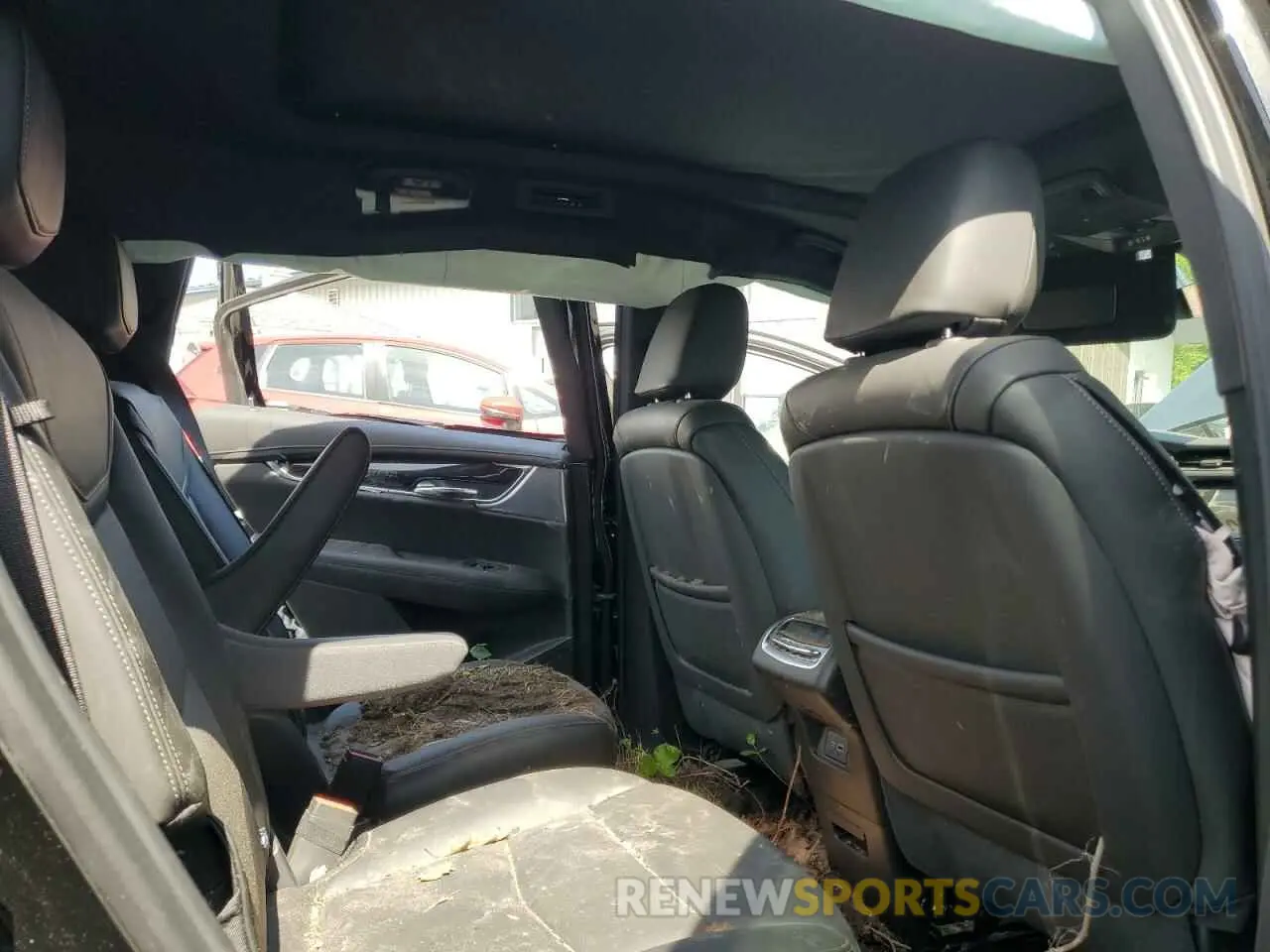 11 Photograph of a damaged car 1GYKPDRS9SZ120694 CADILLAC XT6 2025