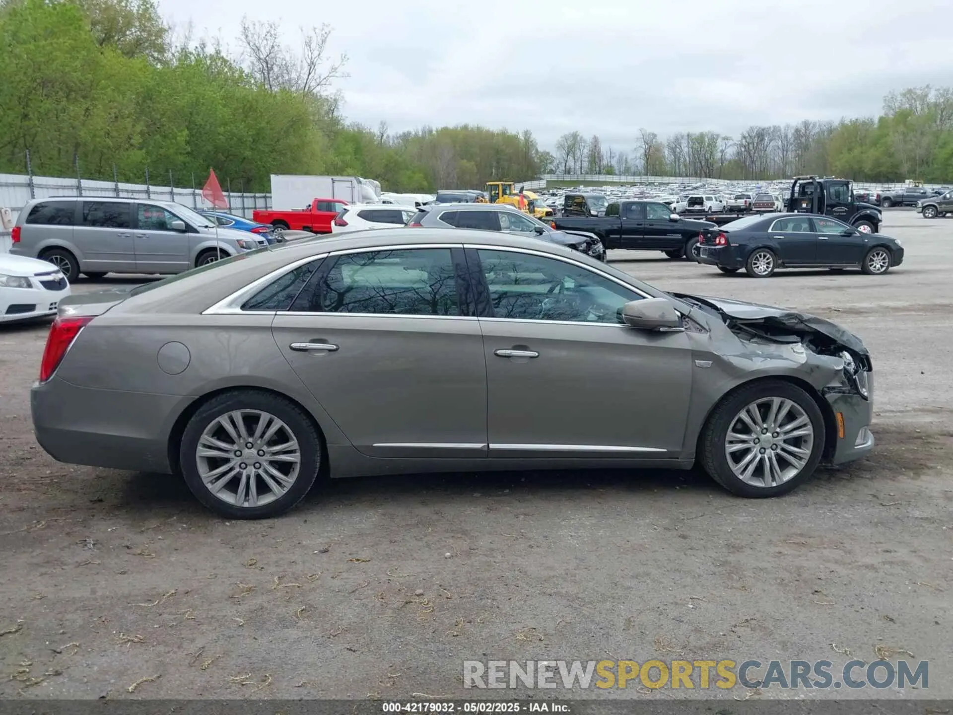 13 Photograph of a damaged car 2G61M5S31K9127431 CADILLAC XTS 2019