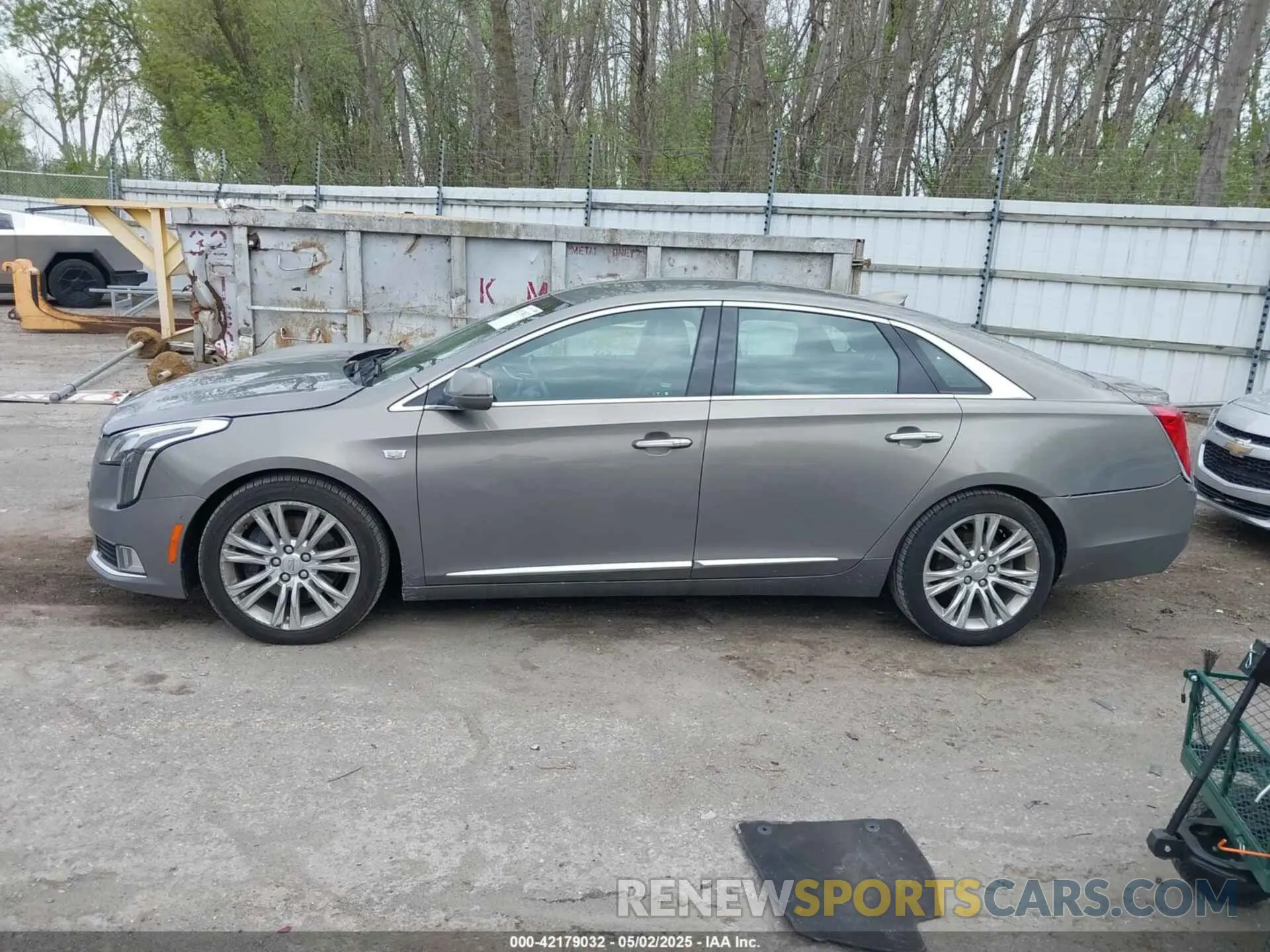 14 Photograph of a damaged car 2G61M5S31K9127431 CADILLAC XTS 2019