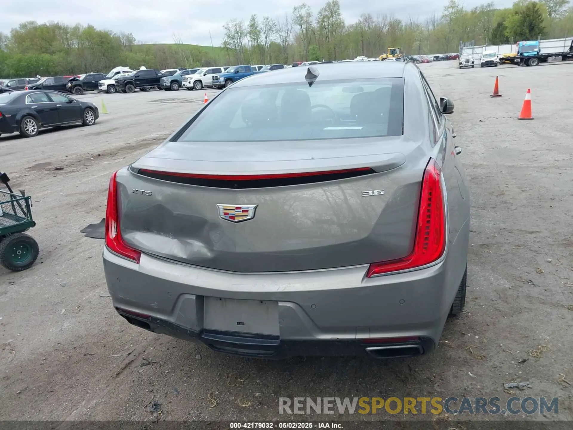16 Photograph of a damaged car 2G61M5S31K9127431 CADILLAC XTS 2019