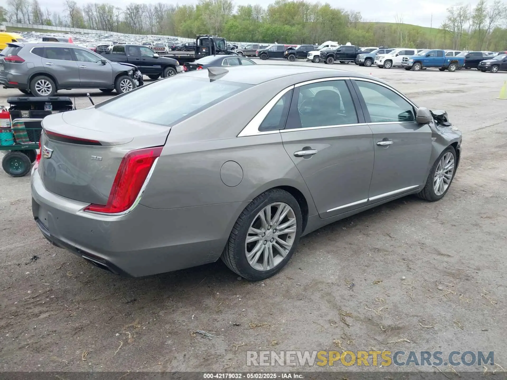 4 Photograph of a damaged car 2G61M5S31K9127431 CADILLAC XTS 2019