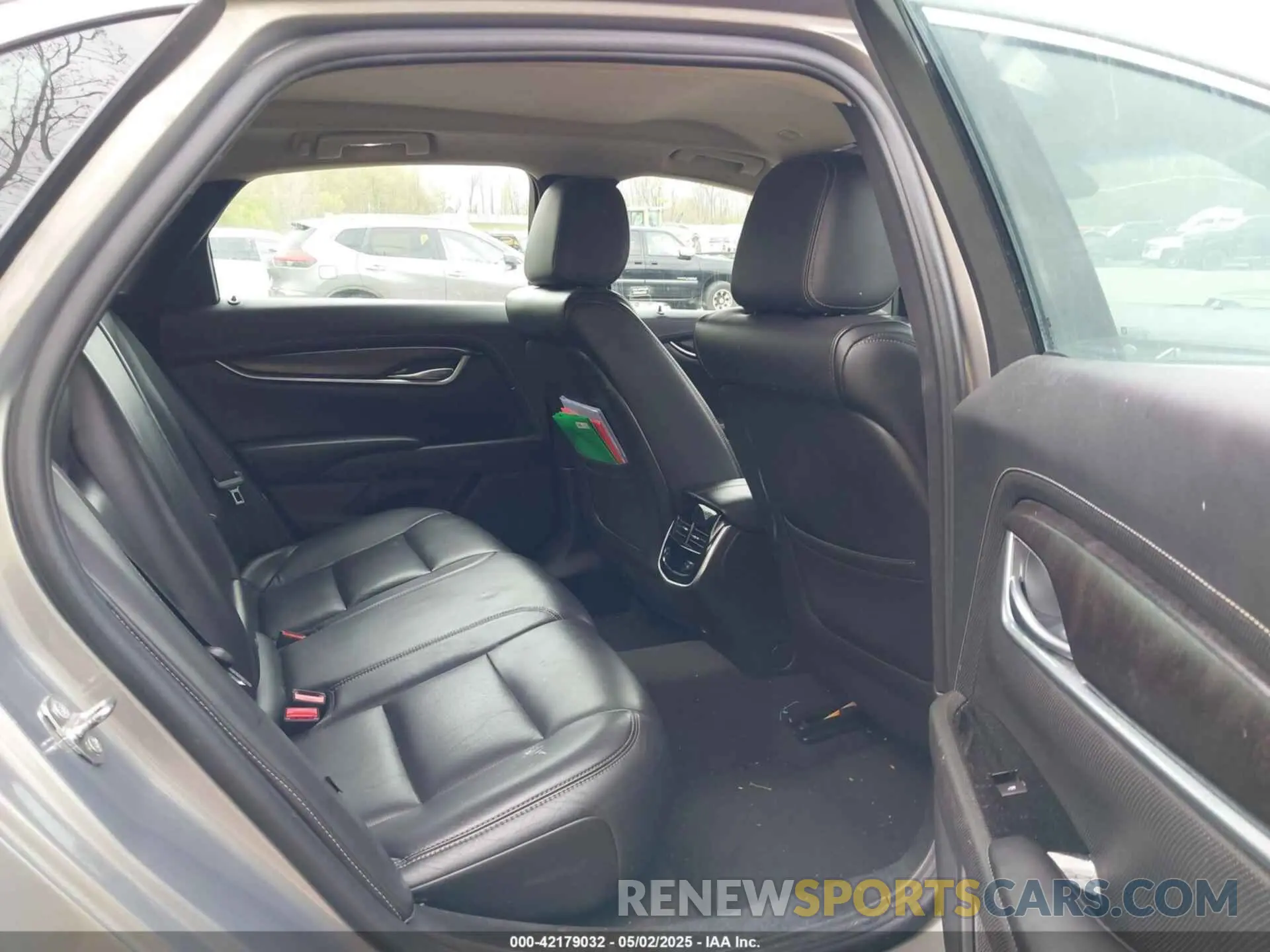 8 Photograph of a damaged car 2G61M5S31K9127431 CADILLAC XTS 2019