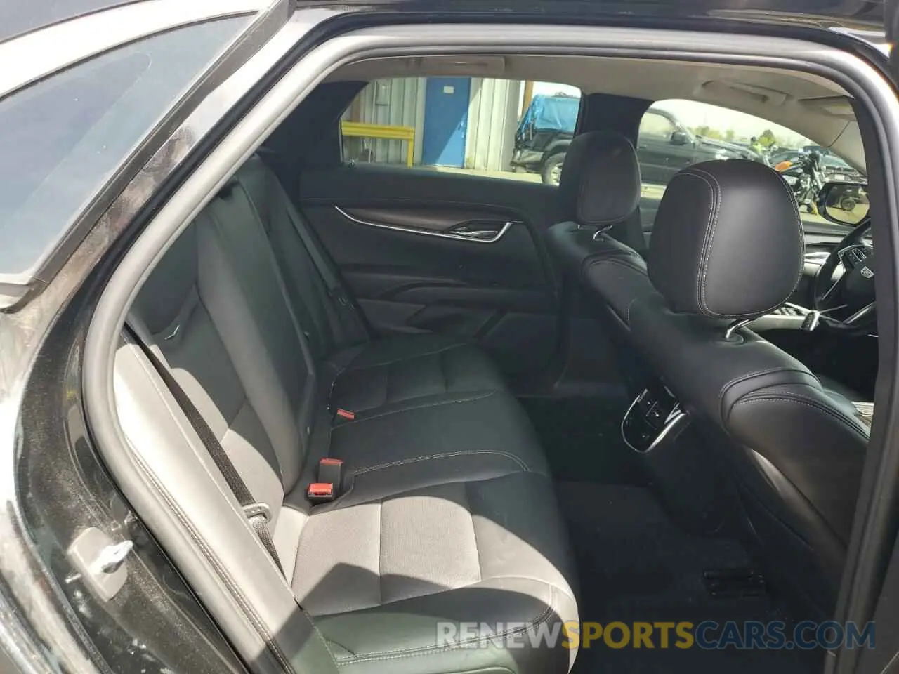 10 Photograph of a damaged car 2G61M5S31K9130829 CADILLAC XTS 2019