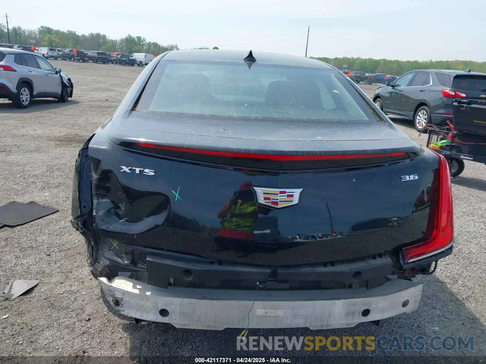 16 Photograph of a damaged car 2G61M5S32K9140401 CADILLAC XTS 2019