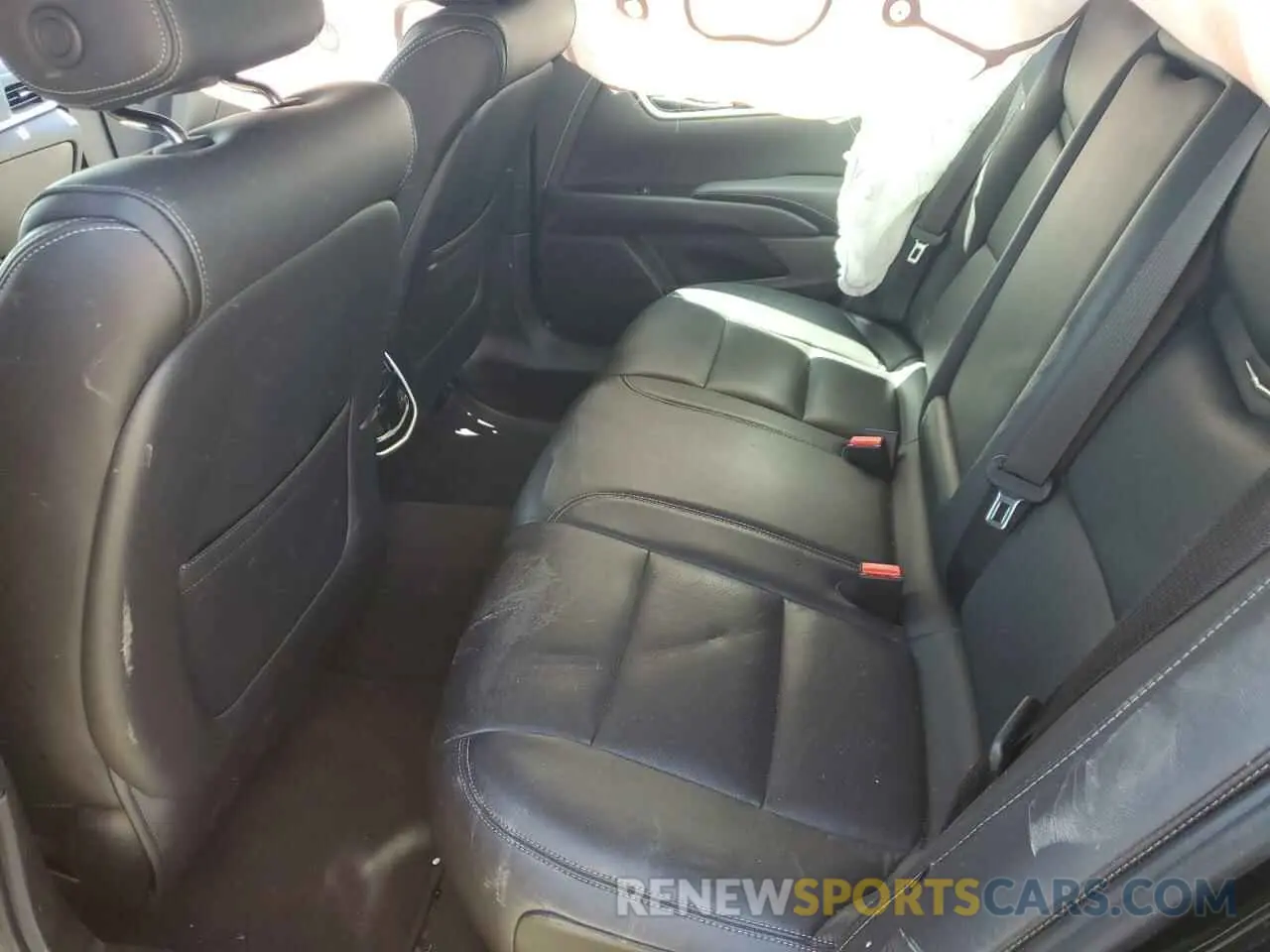 10 Photograph of a damaged car 2G61M5S32K9151852 CADILLAC XTS 2019