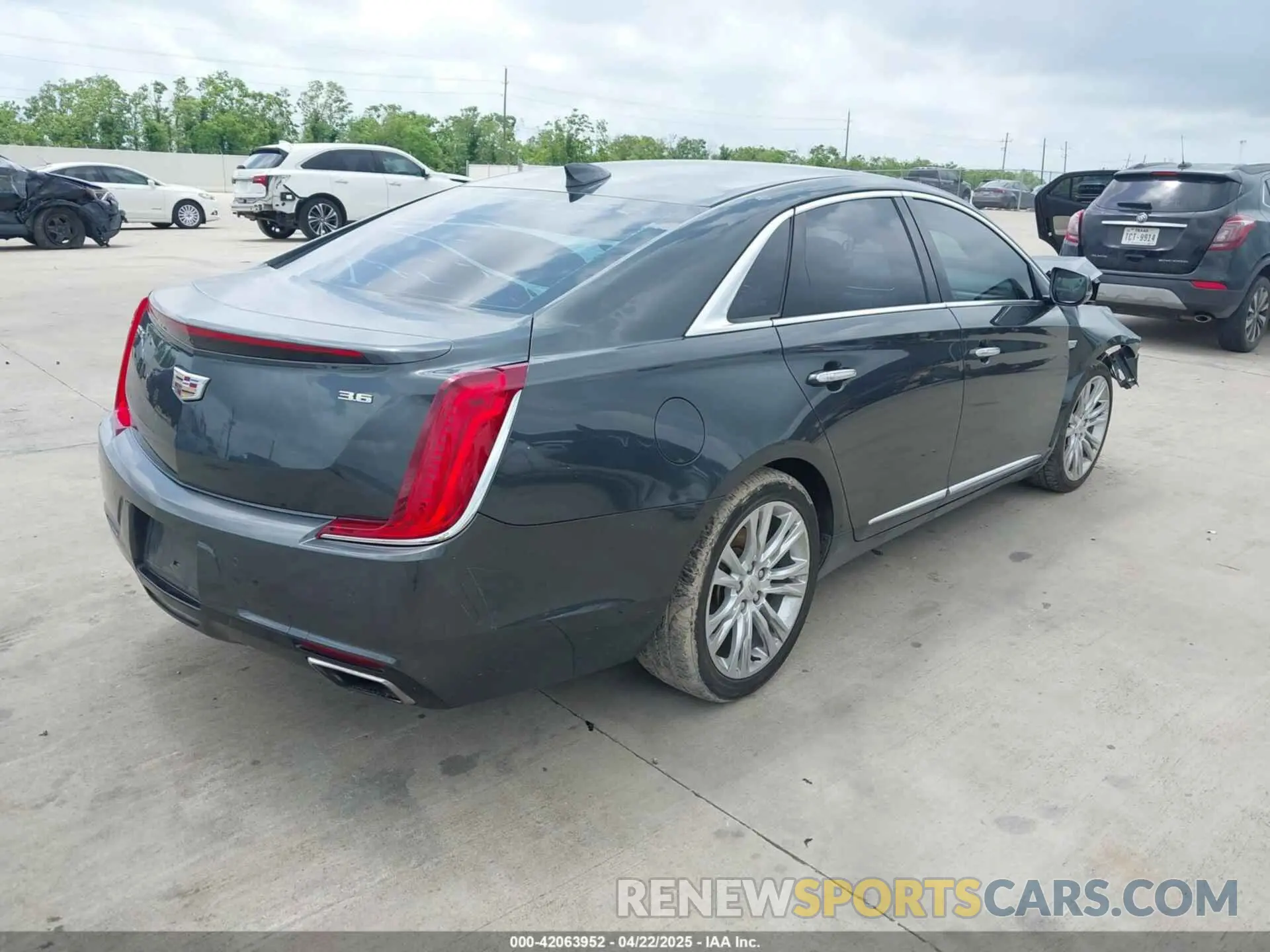 4 Photograph of a damaged car 2G61M5S33K9113899 CADILLAC XTS 2019
