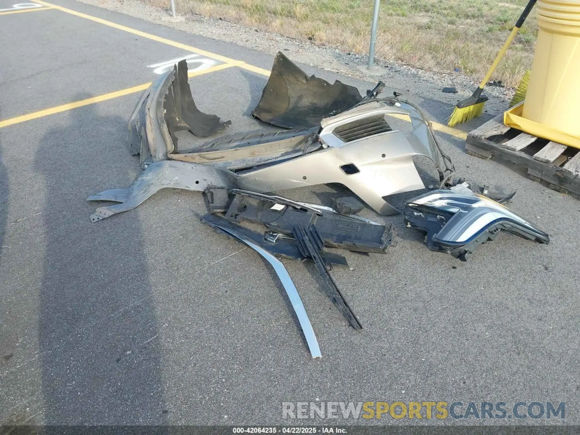 12 Photograph of a damaged car 2G61M5S33K9122831 CADILLAC XTS 2019