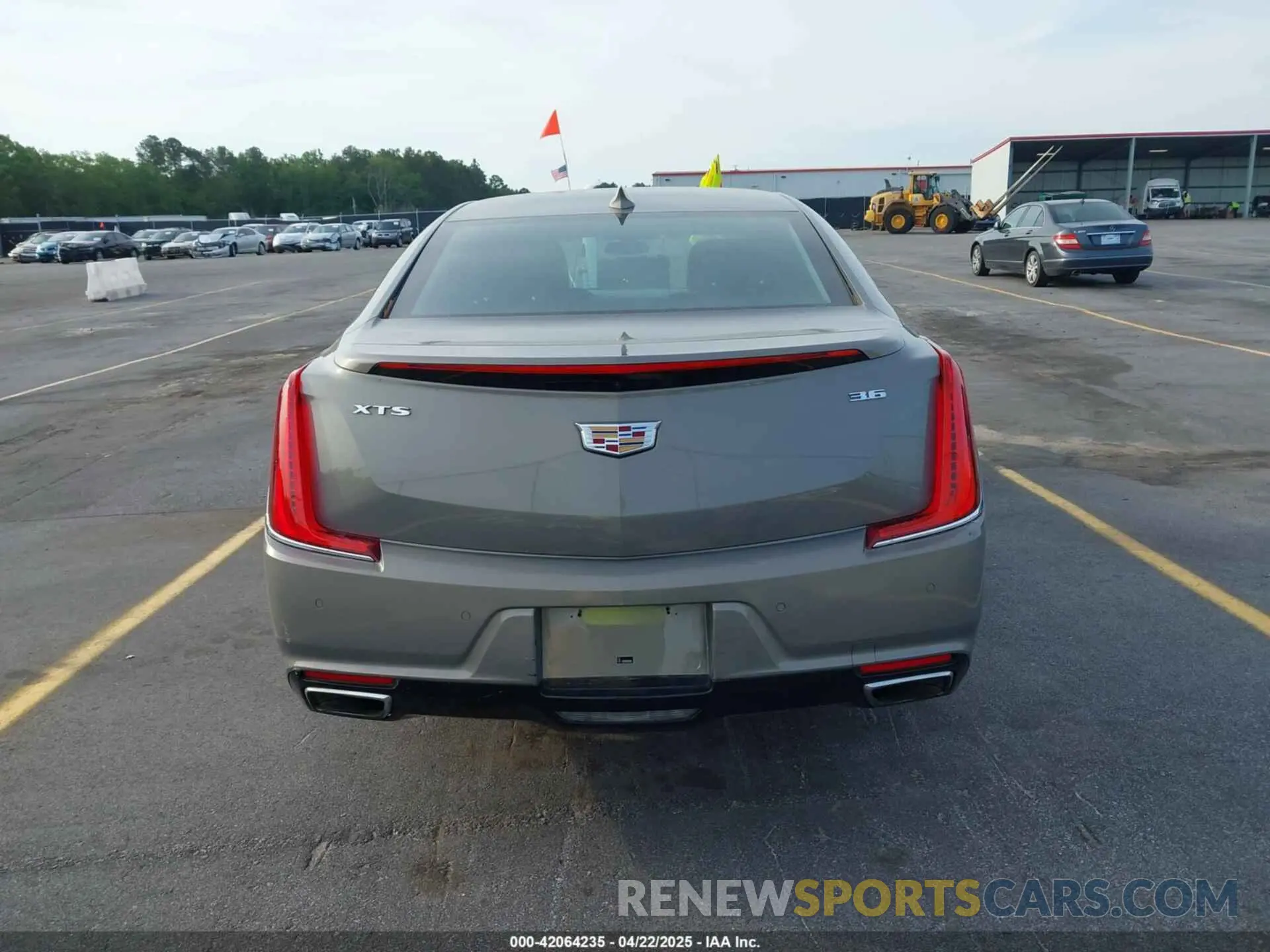 17 Photograph of a damaged car 2G61M5S33K9122831 CADILLAC XTS 2019
