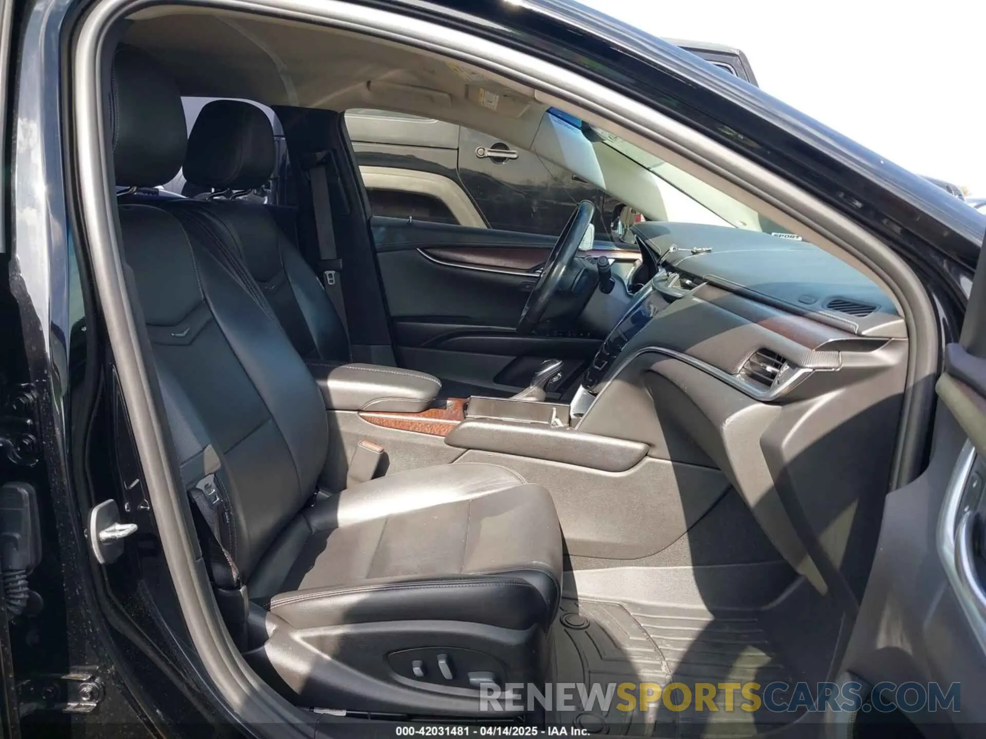 5 Photograph of a damaged car 2G61M5S34K9131358 CADILLAC XTS 2019