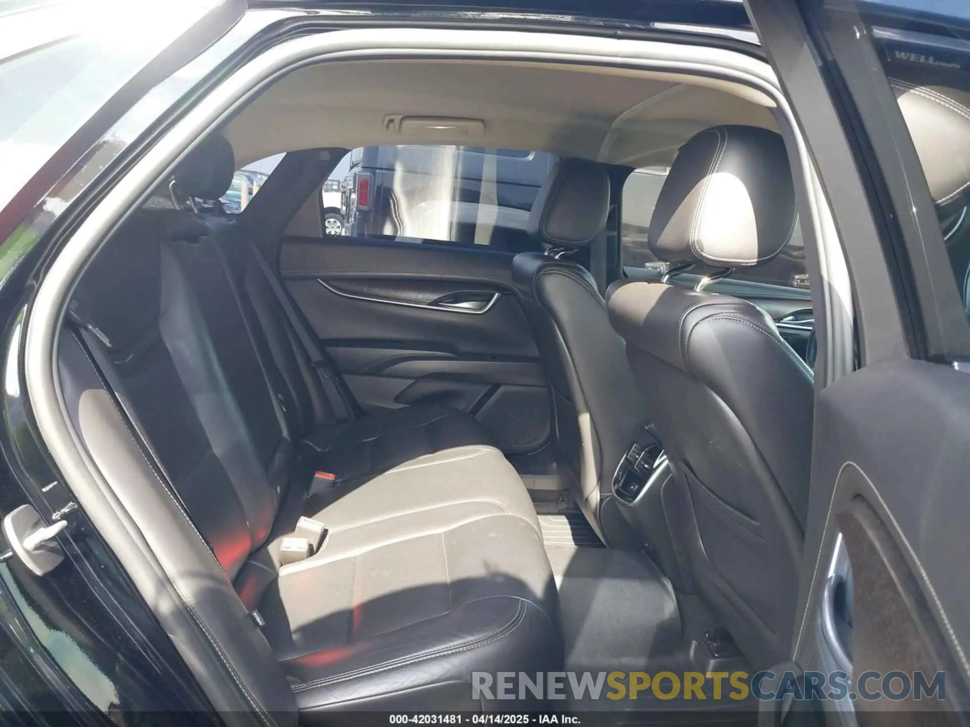8 Photograph of a damaged car 2G61M5S34K9131358 CADILLAC XTS 2019
