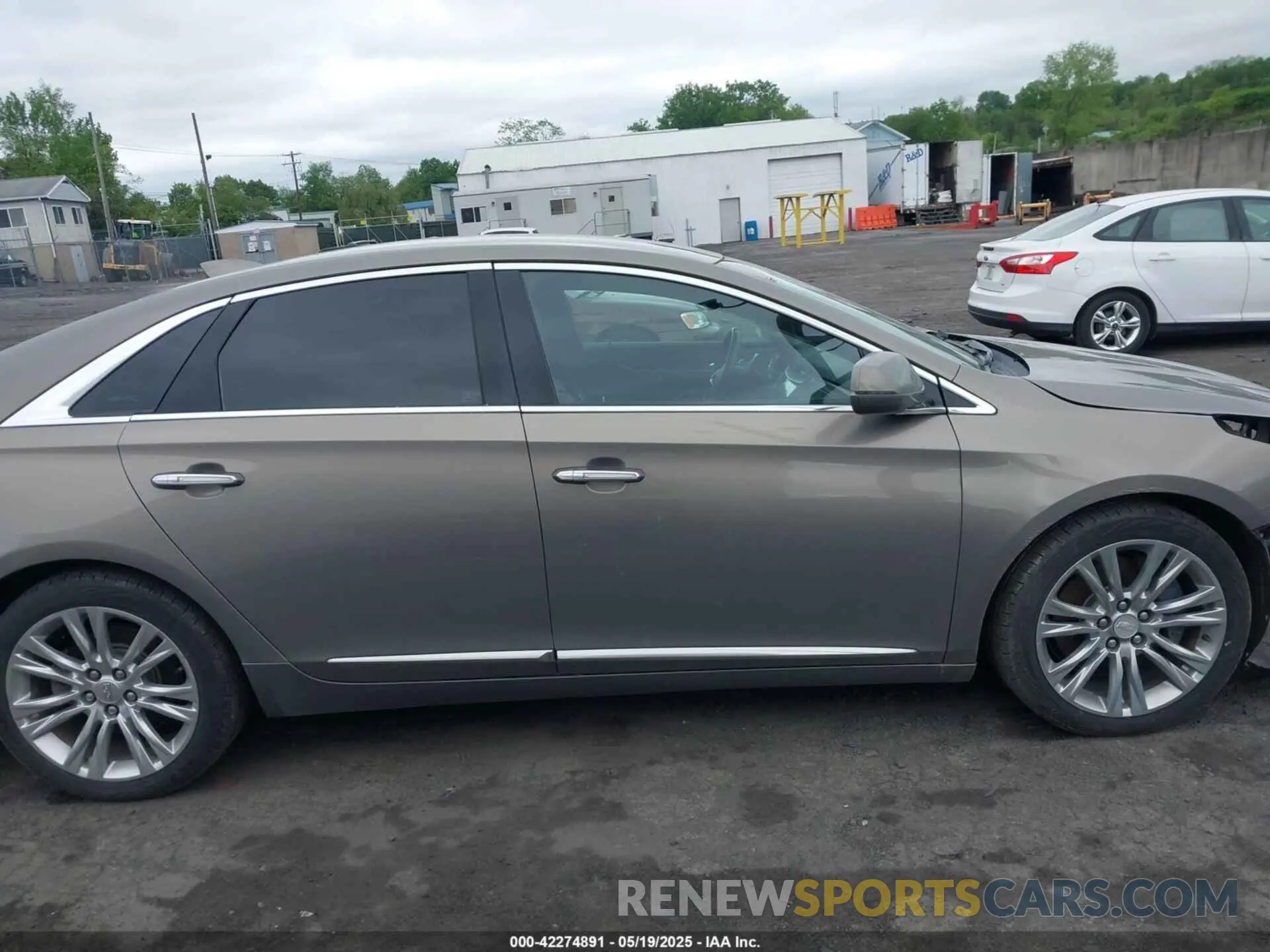13 Photograph of a damaged car 2G61M5S34K9136818 CADILLAC XTS 2019