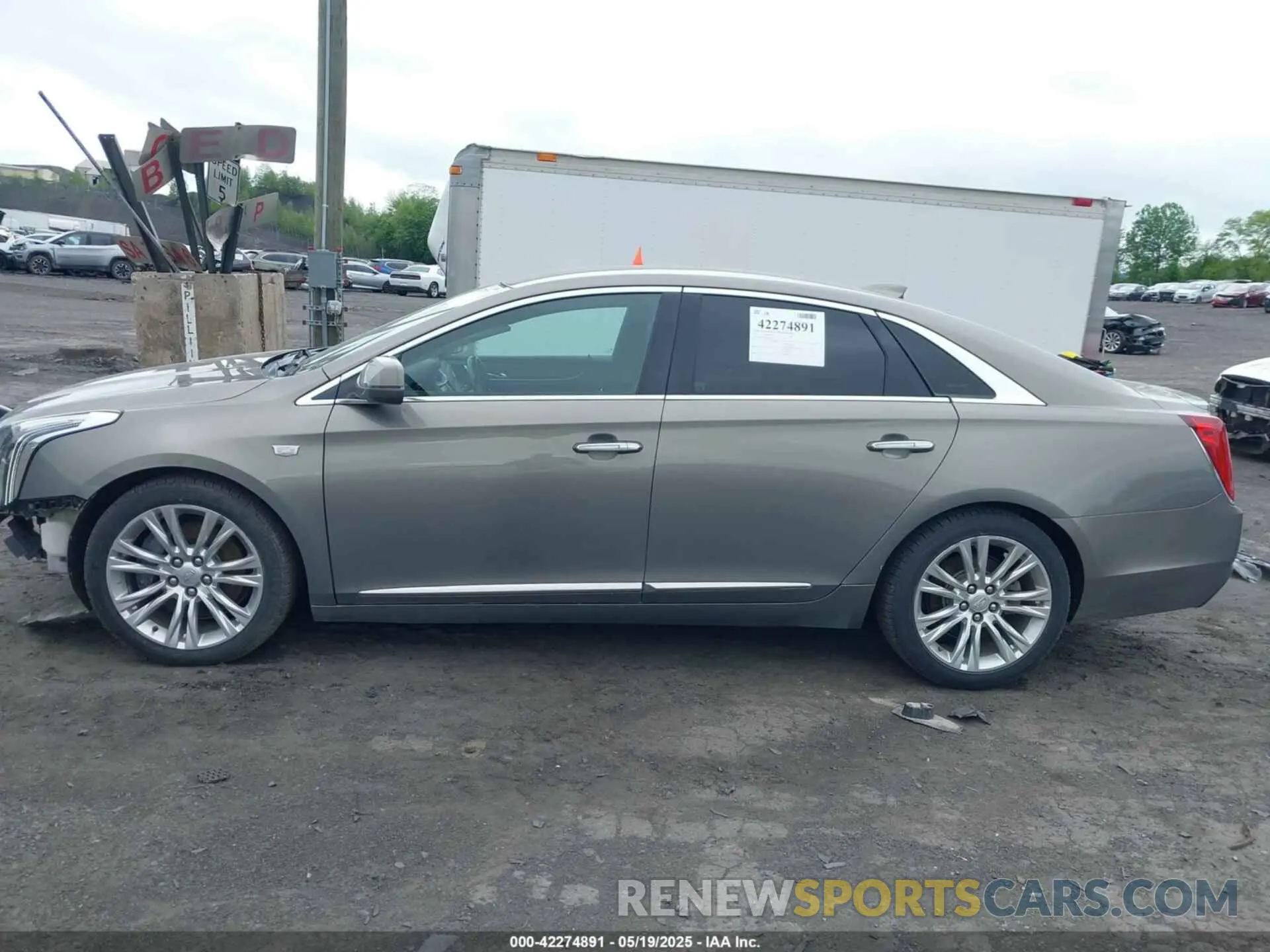14 Photograph of a damaged car 2G61M5S34K9136818 CADILLAC XTS 2019