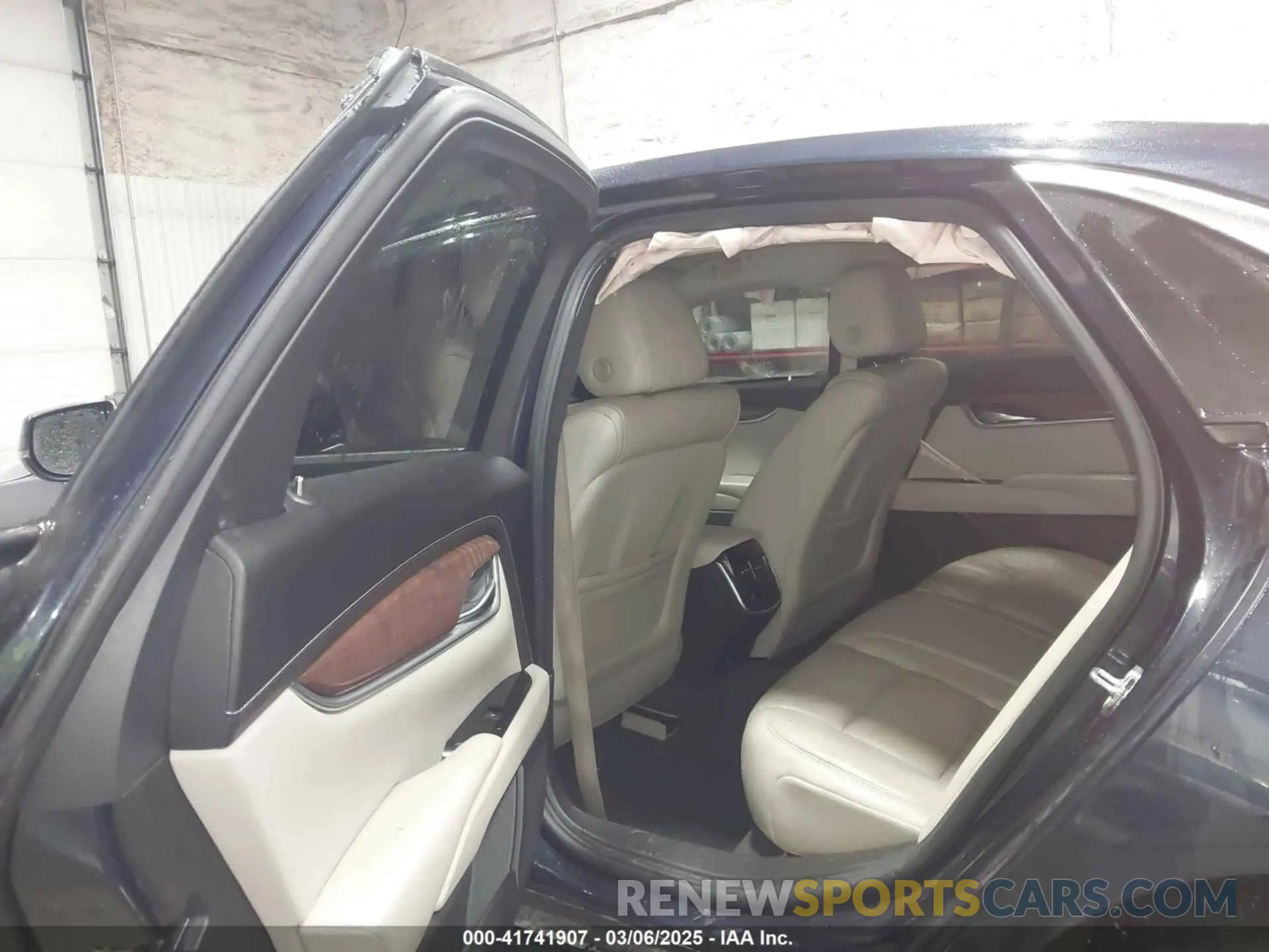 8 Photograph of a damaged car 2G61M5S35K9157970 CADILLAC XTS 2019