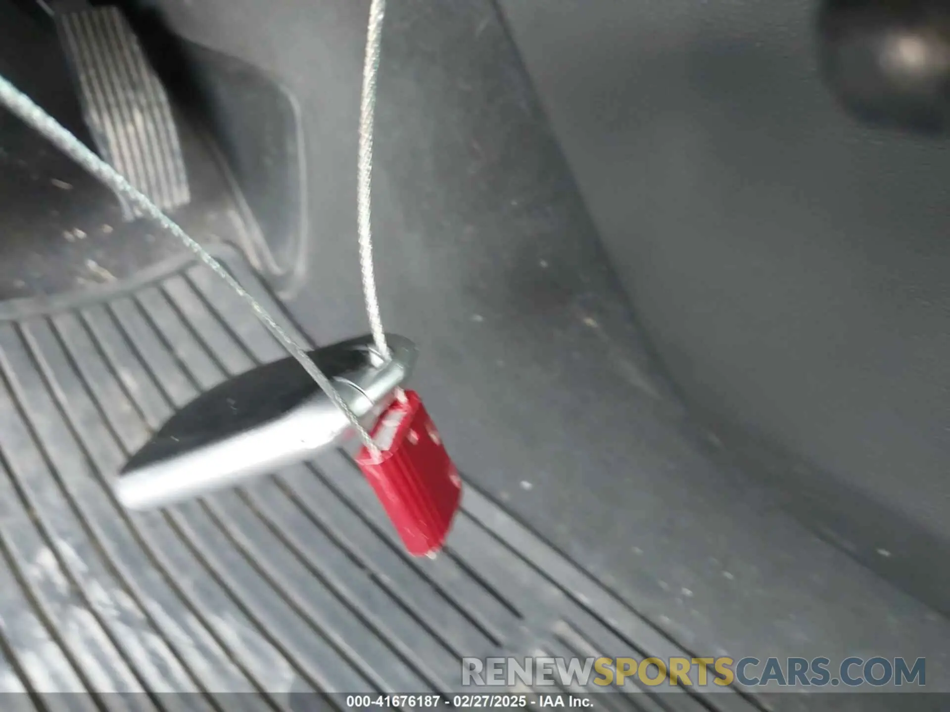 11 Photograph of a damaged car 2G61M5S38K9100792 CADILLAC XTS 2019
