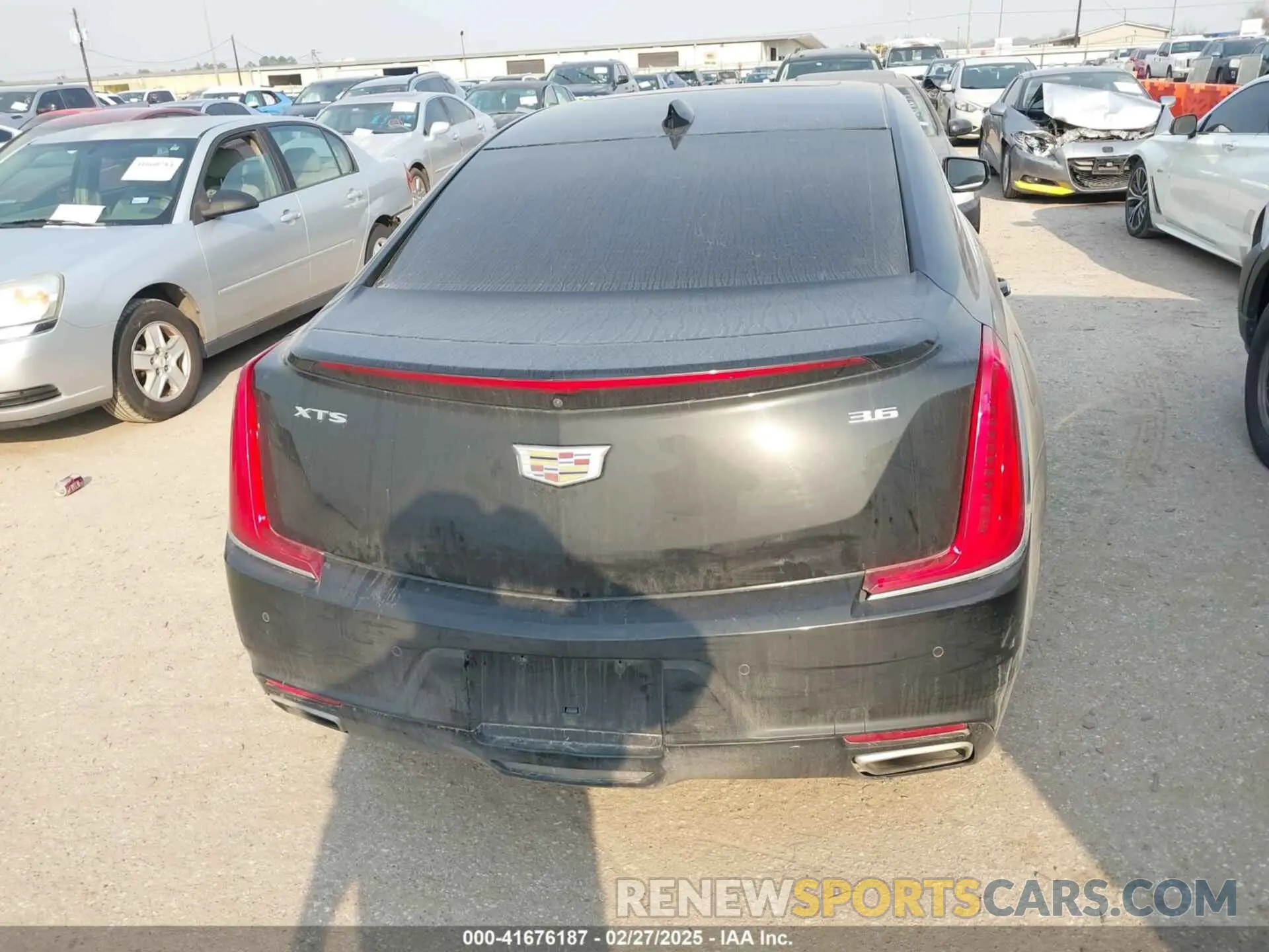 16 Photograph of a damaged car 2G61M5S38K9100792 CADILLAC XTS 2019