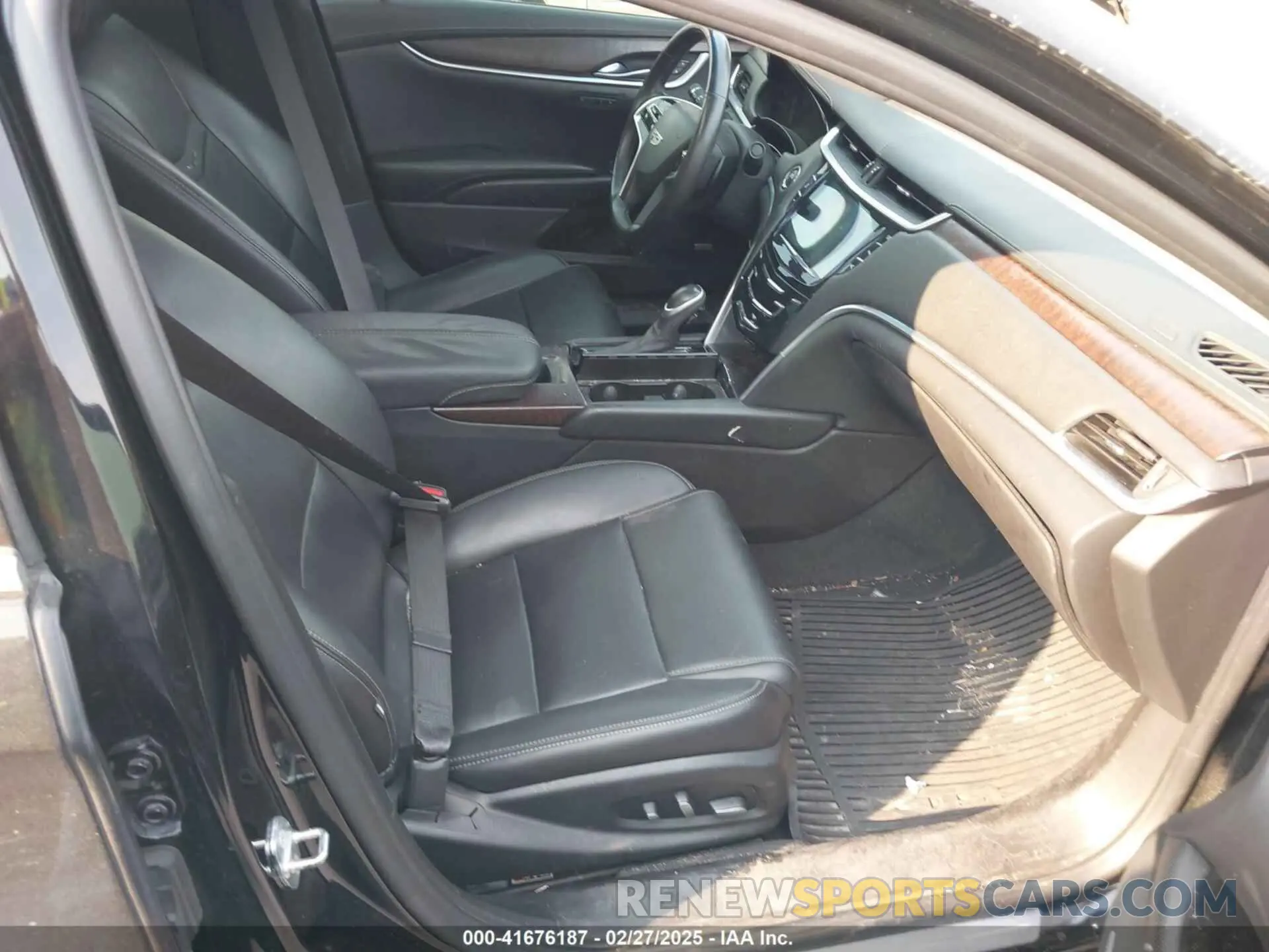 5 Photograph of a damaged car 2G61M5S38K9100792 CADILLAC XTS 2019