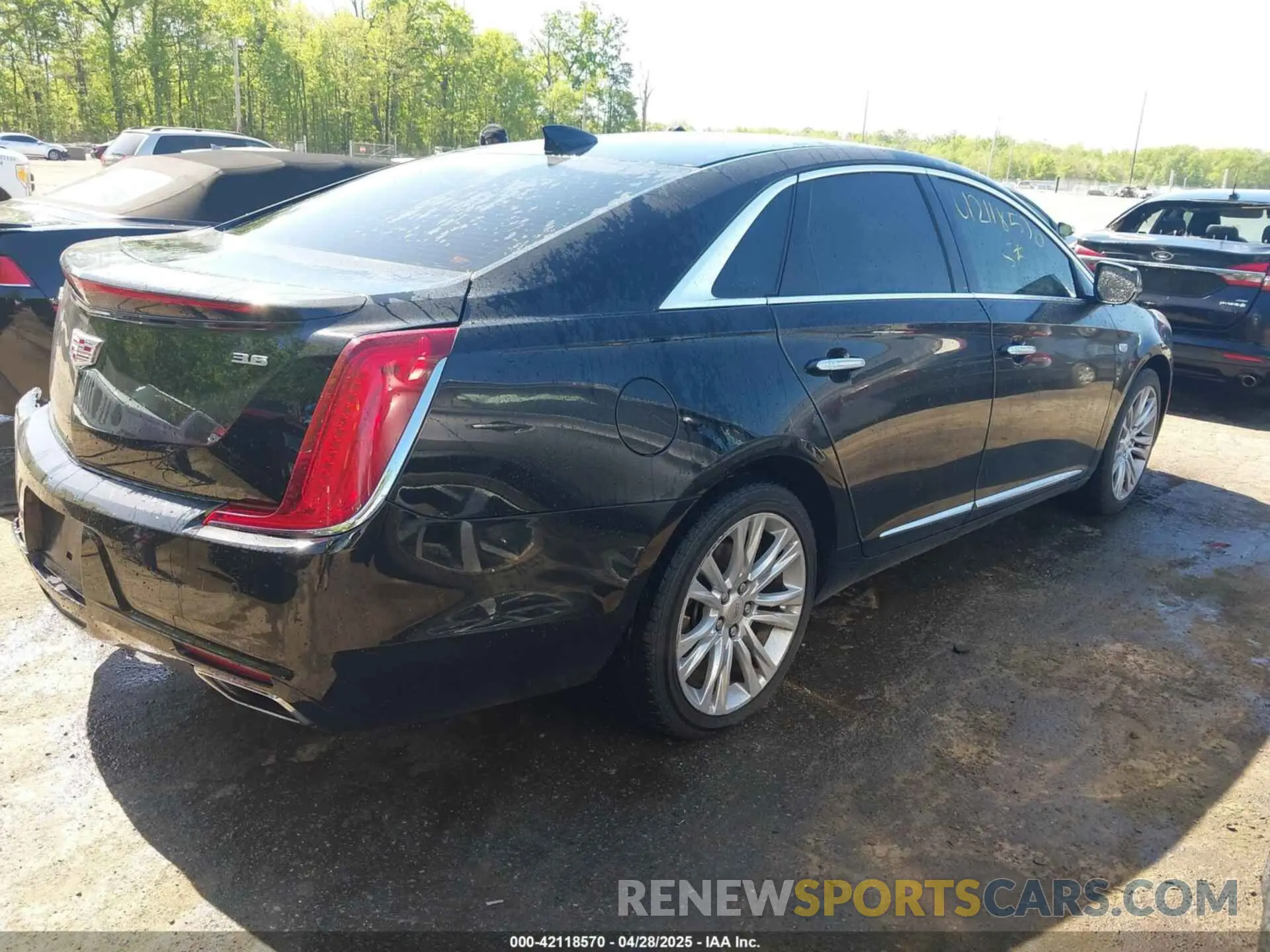 4 Photograph of a damaged car 2G61M5S38K9139513 CADILLAC XTS 2019