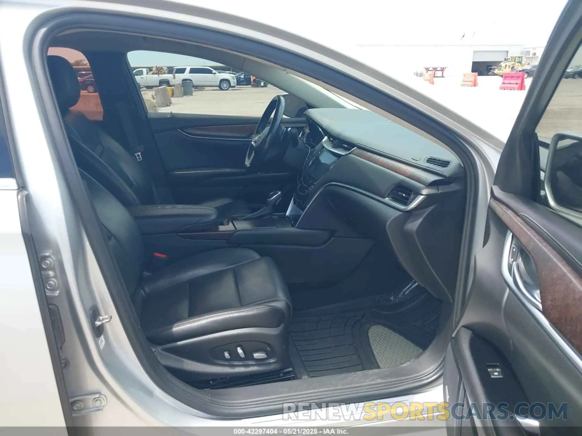 5 Photograph of a damaged car 2G61M5S39K9119402 CADILLAC XTS 2019