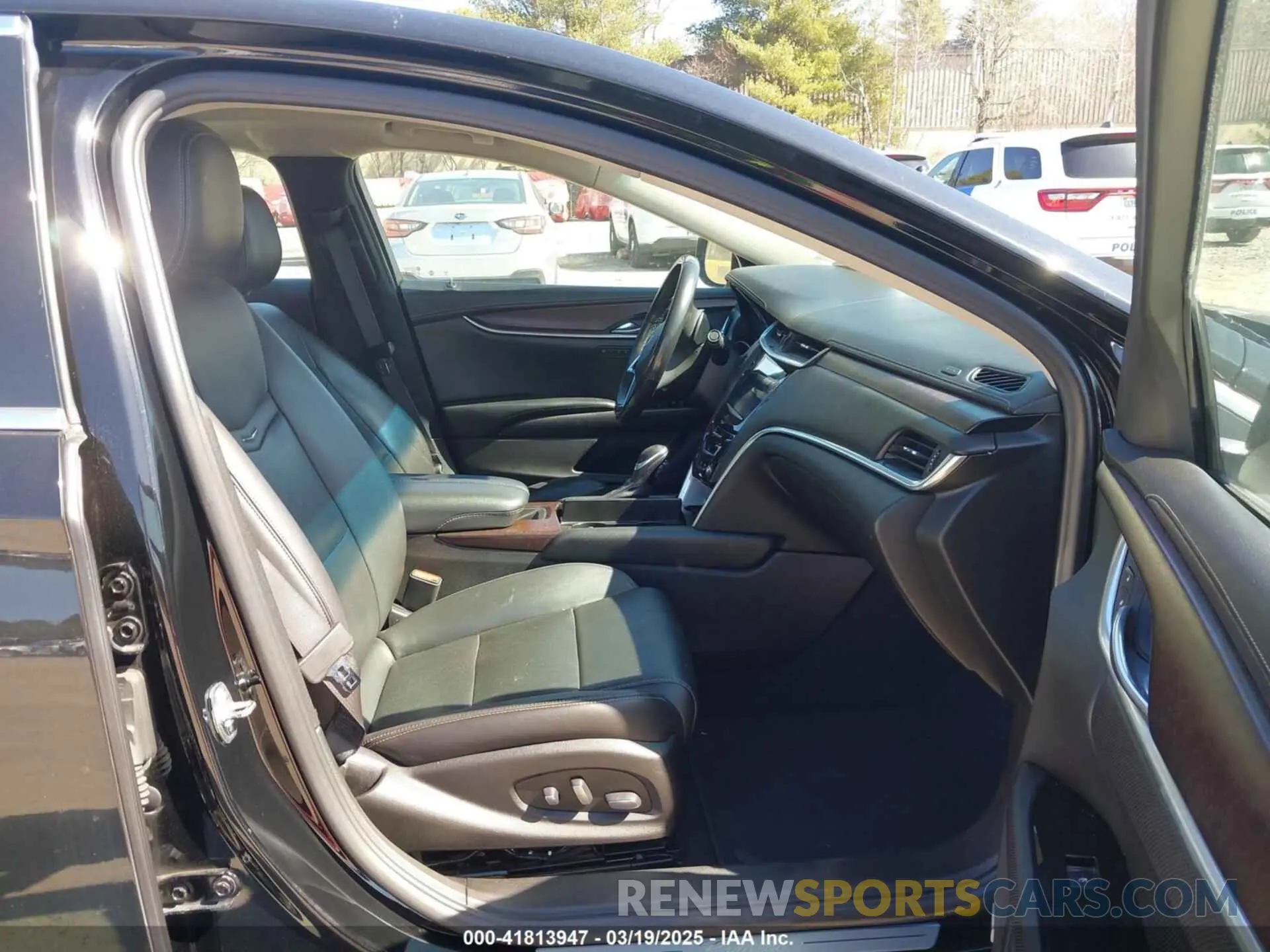 5 Photograph of a damaged car 2G61M5S39K9133767 CADILLAC XTS 2019