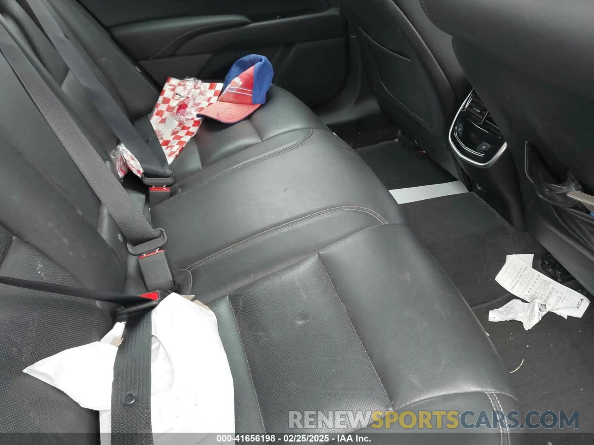 8 Photograph of a damaged car 2G61M5S39K9157261 CADILLAC XTS 2019