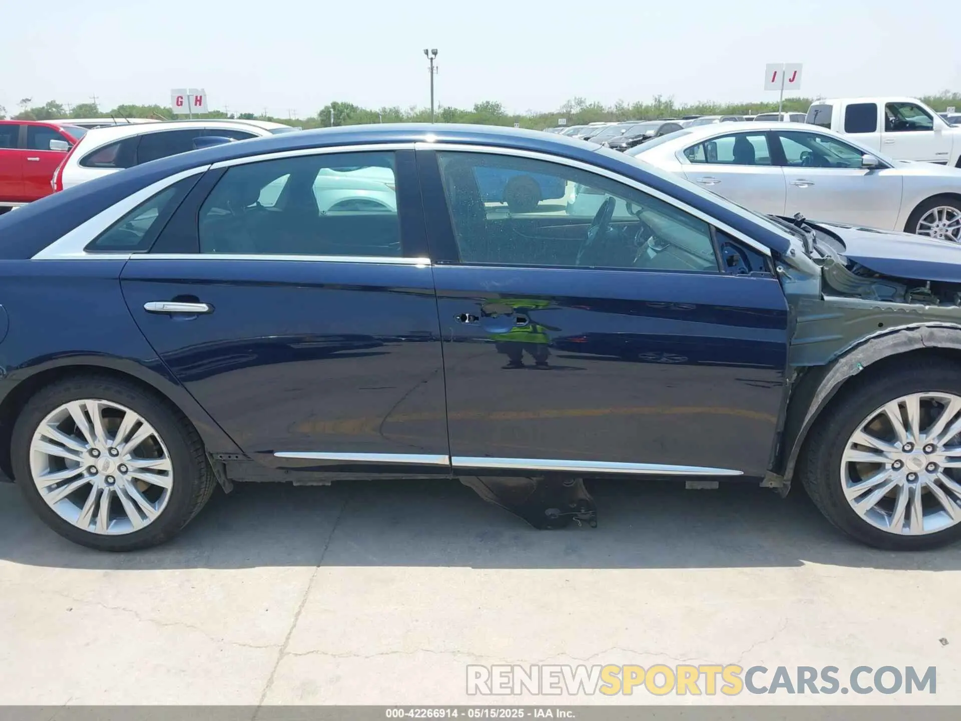 14 Photograph of a damaged car 2G61M5S3XK9138279 CADILLAC XTS 2019