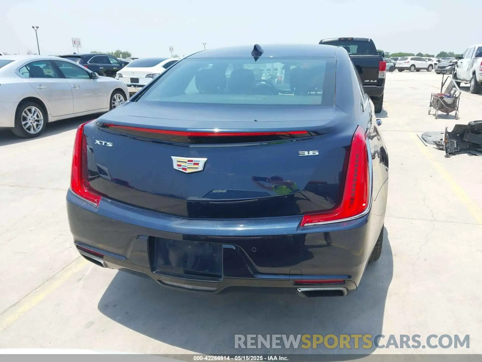 17 Photograph of a damaged car 2G61M5S3XK9138279 CADILLAC XTS 2019