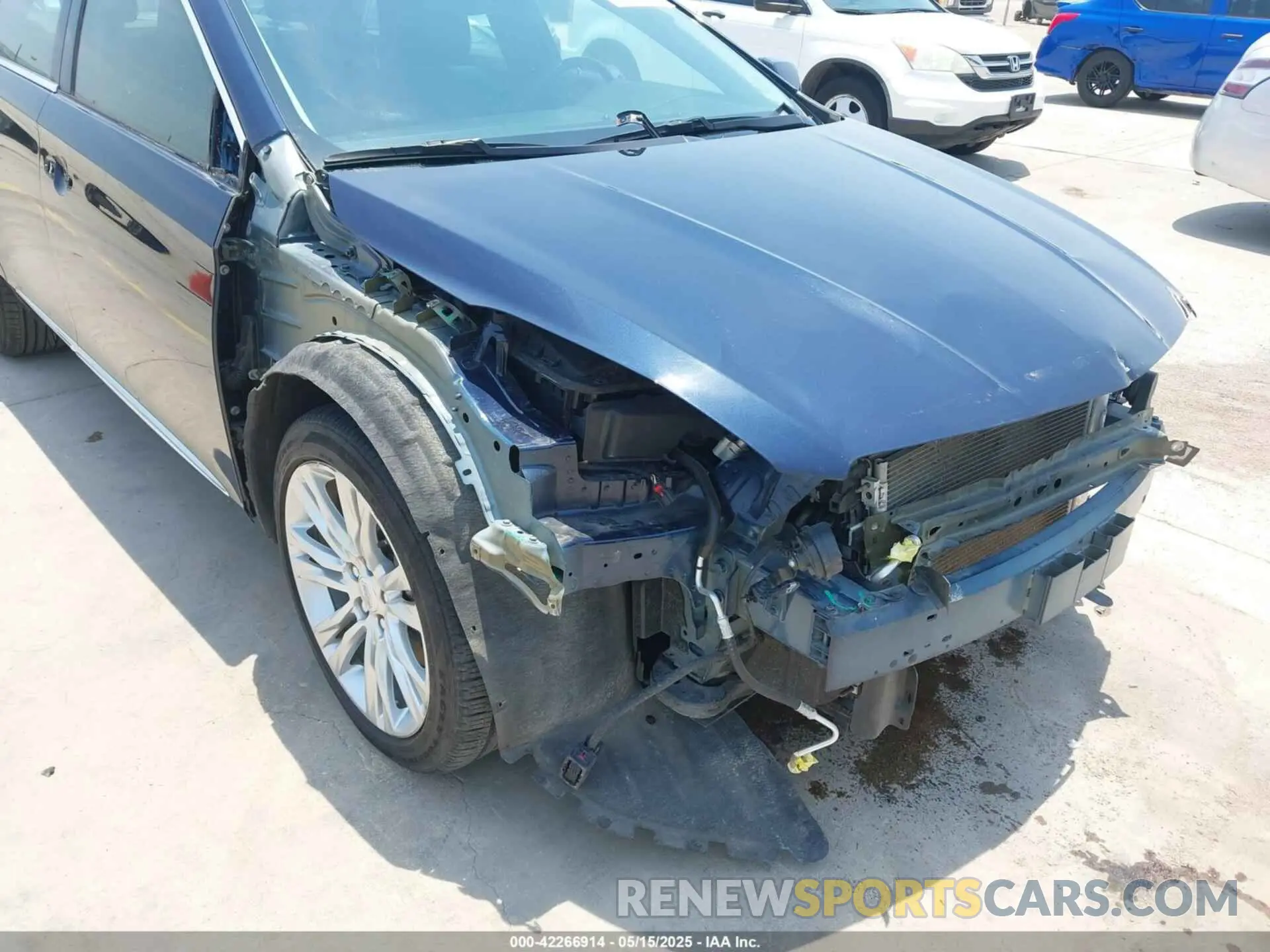 18 Photograph of a damaged car 2G61M5S3XK9138279 CADILLAC XTS 2019