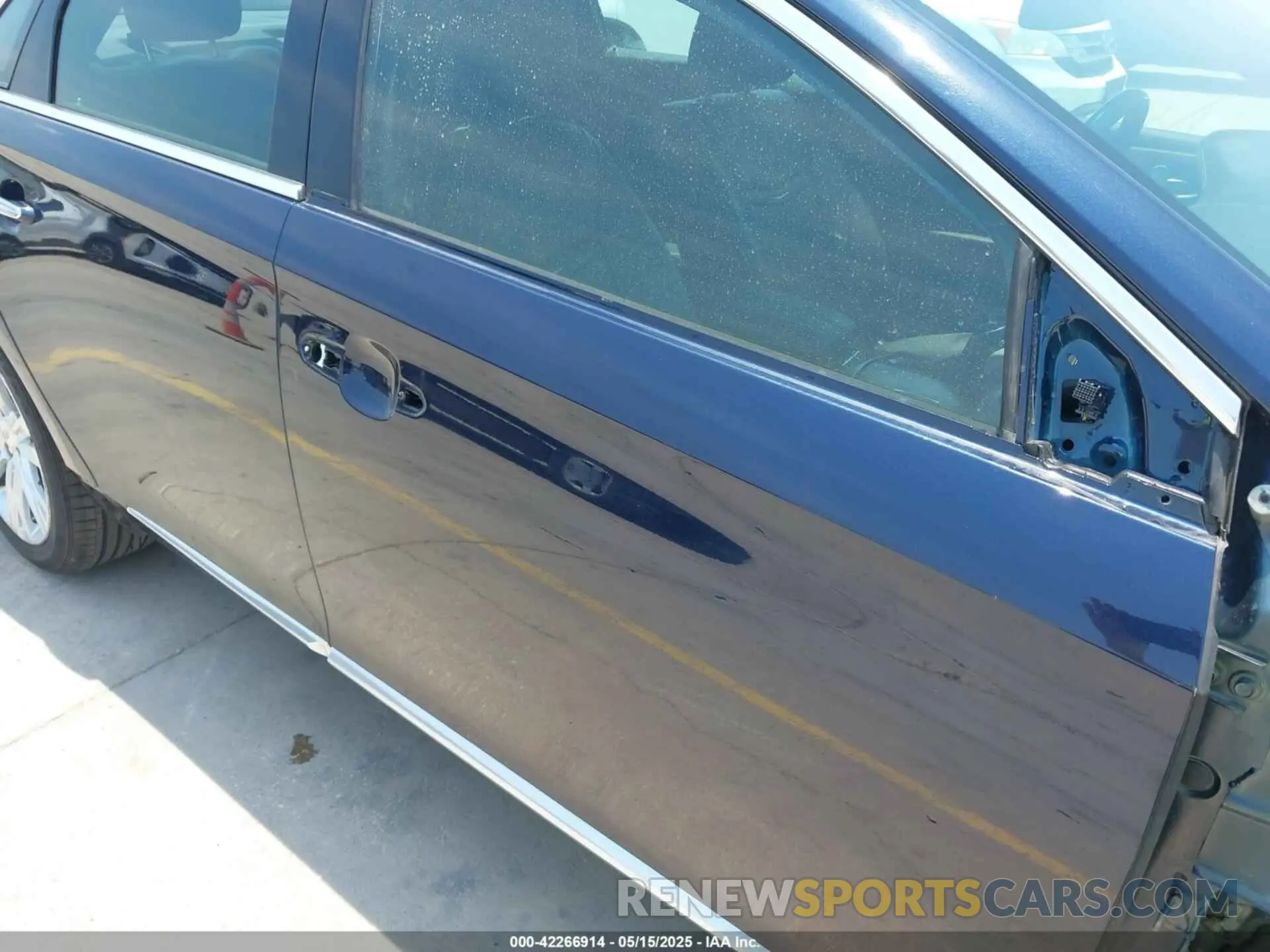 19 Photograph of a damaged car 2G61M5S3XK9138279 CADILLAC XTS 2019