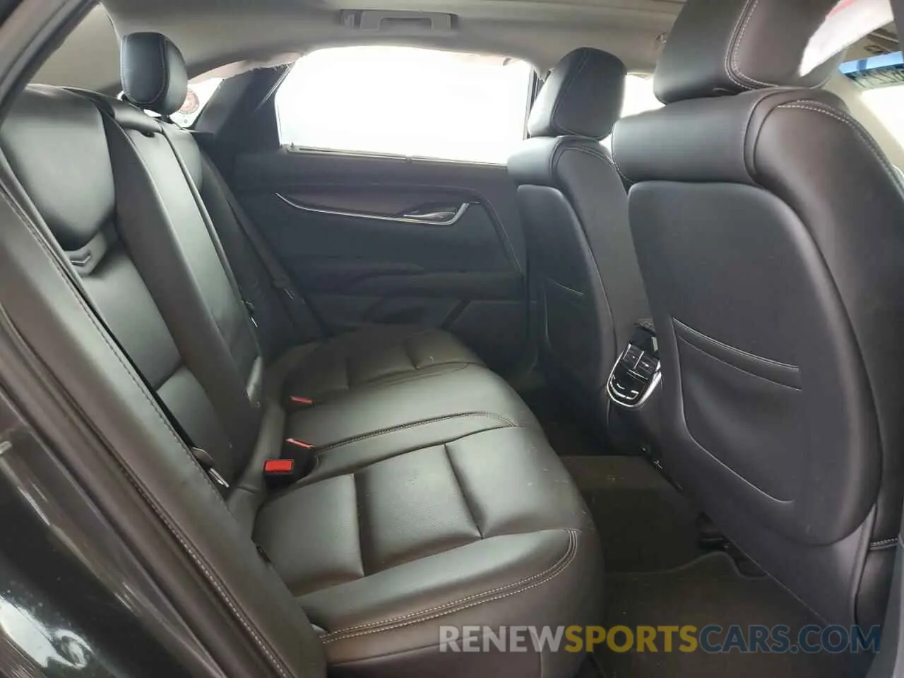 10 Photograph of a damaged car 2G61P5S35K9157703 CADILLAC XTS 2019