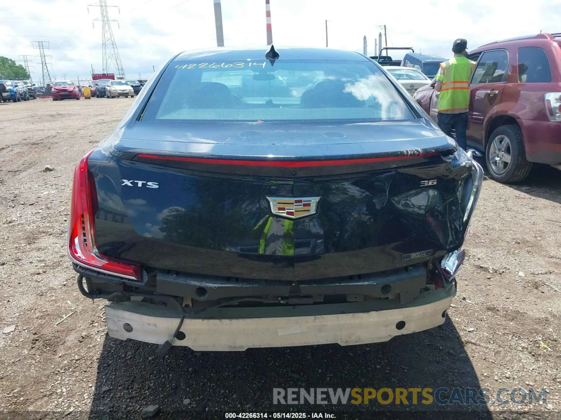 17 Photograph of a damaged car 2G61U5S37K9157078 CADILLAC XTS 2019
