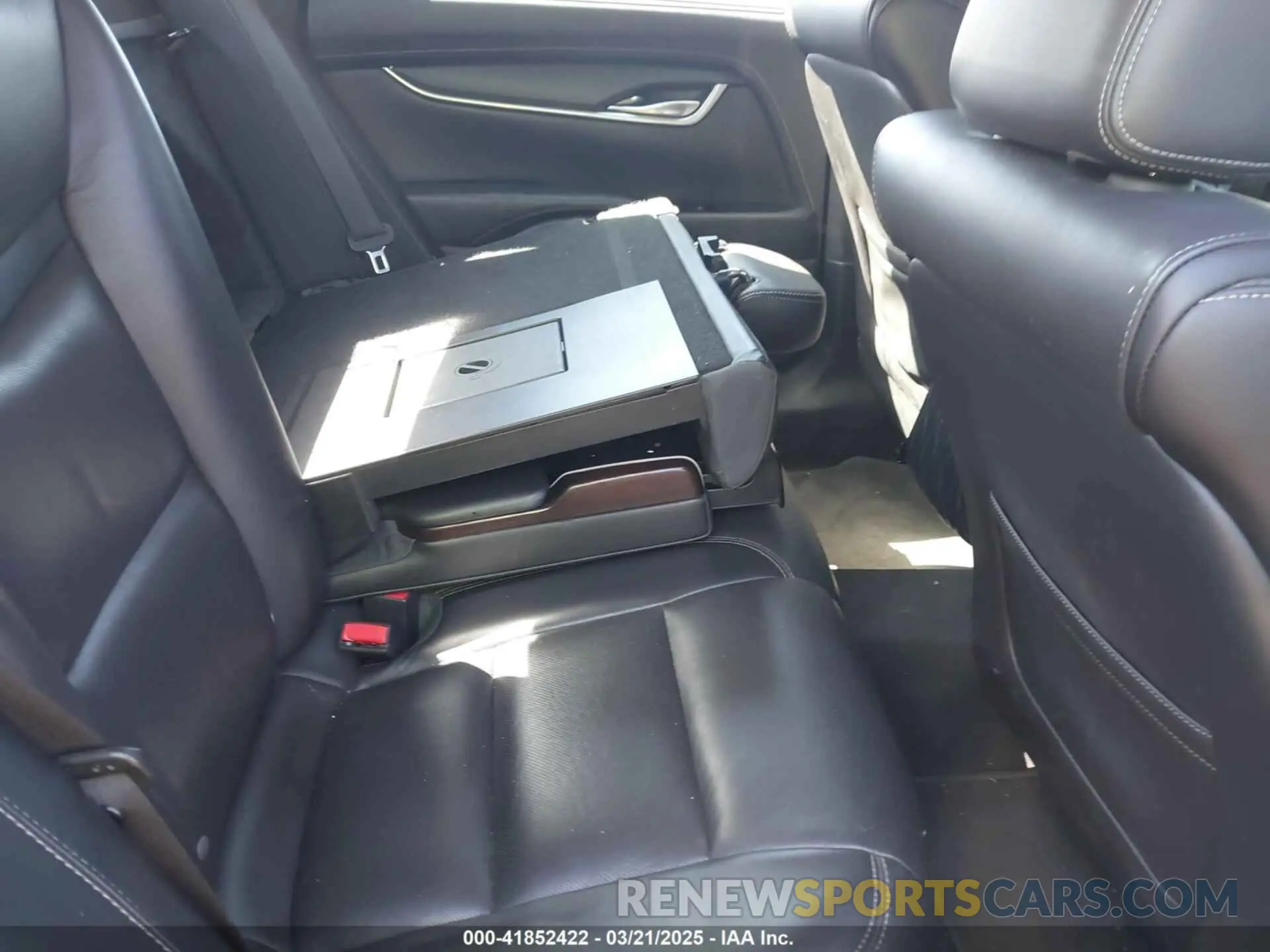 8 Photograph of a damaged car 2G61U5S38K9127930 CADILLAC XTS 2019