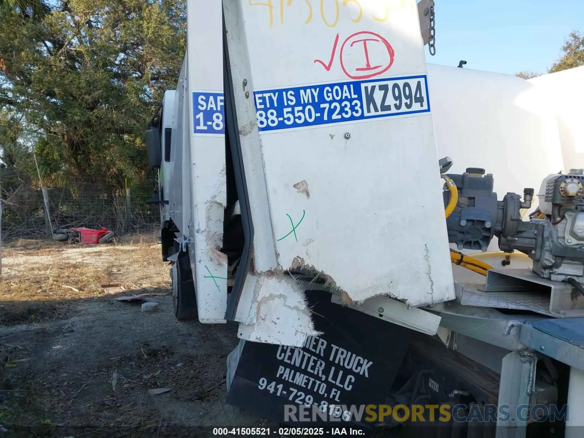 11 Photograph of a damaged car 54DCDW1DXMS203327 CHEVROLET 4500 LCF GAS 2021