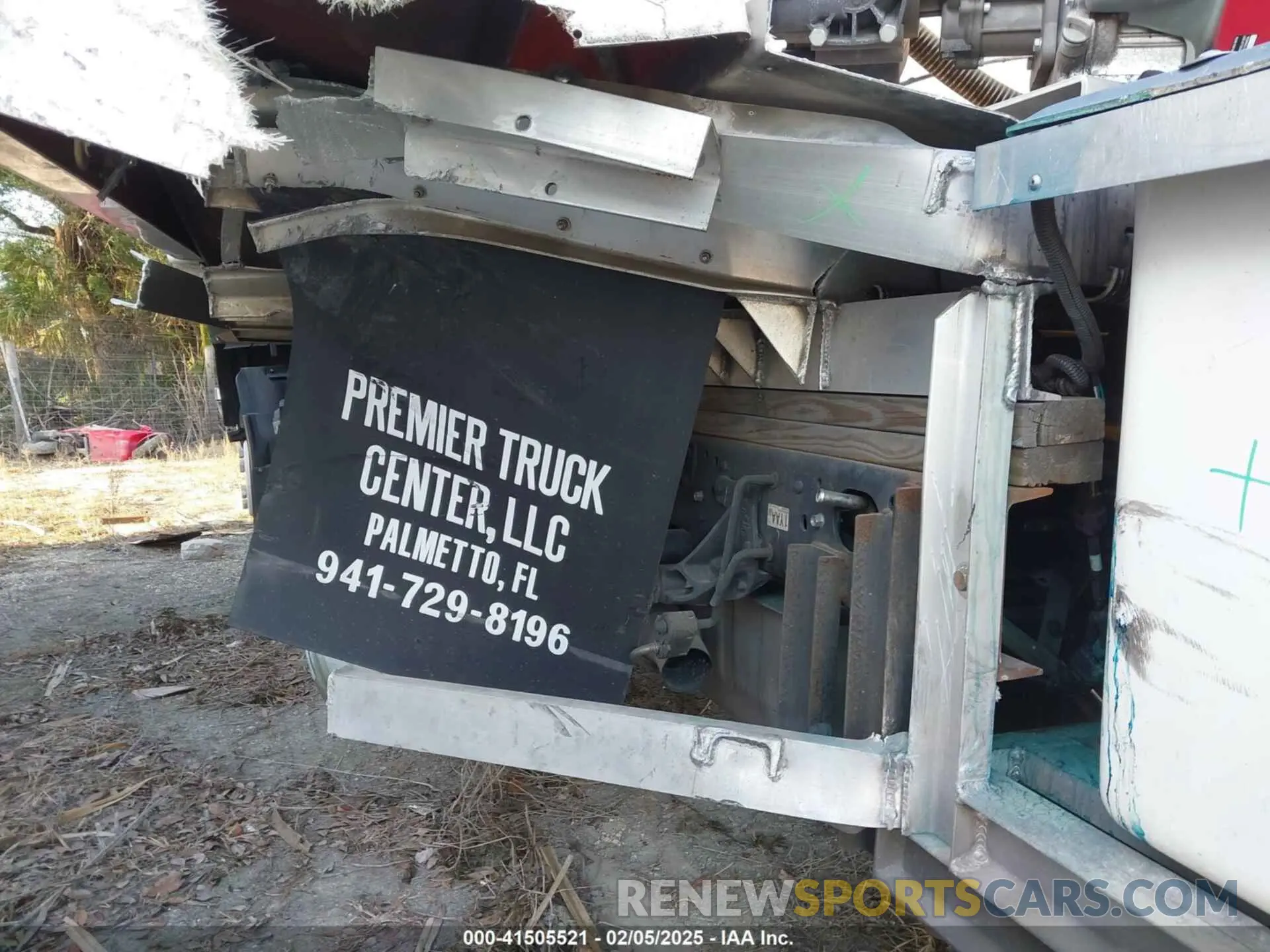 16 Photograph of a damaged car 54DCDW1DXMS203327 CHEVROLET 4500 LCF GAS 2021