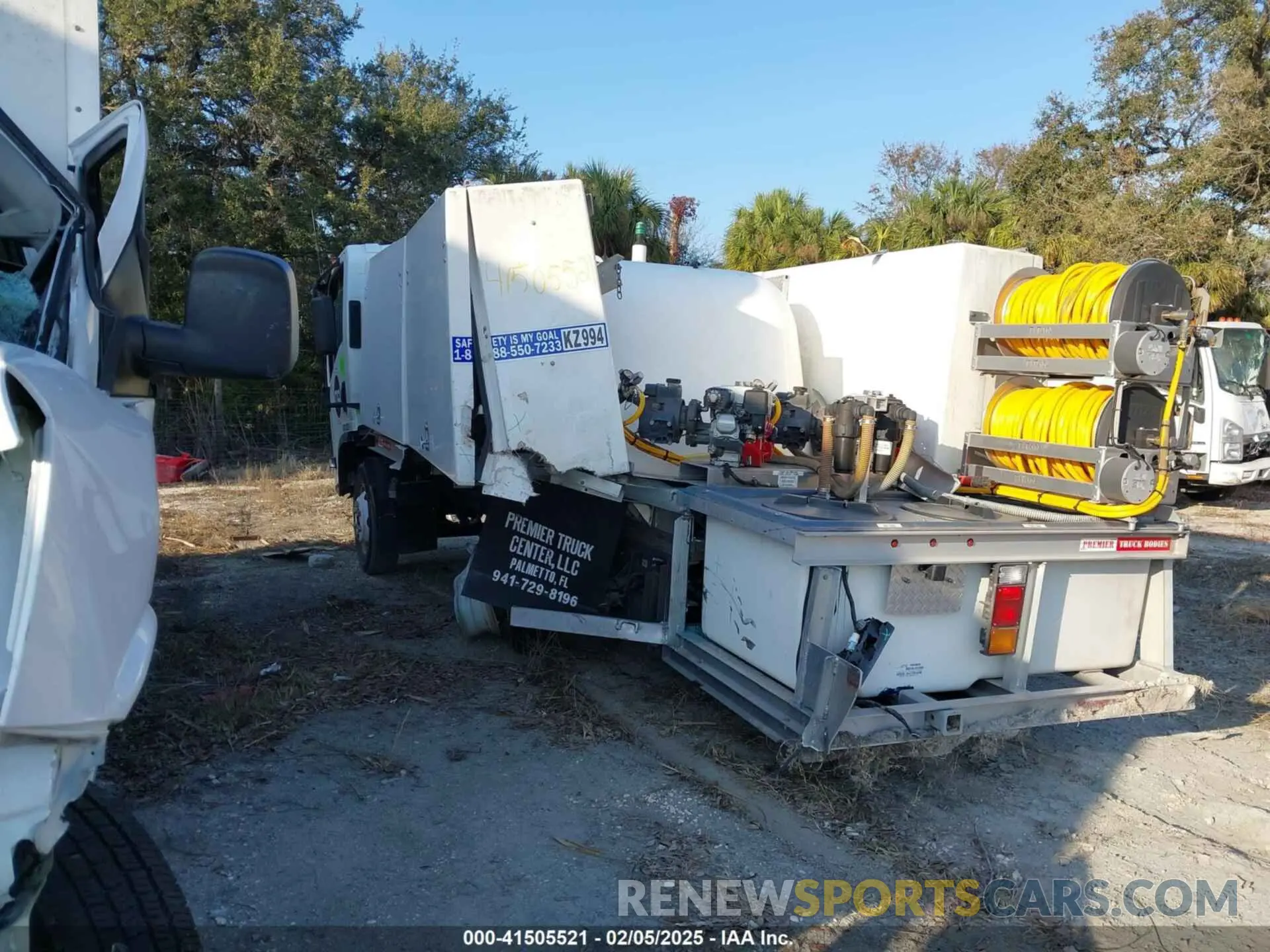 3 Photograph of a damaged car 54DCDW1DXMS203327 CHEVROLET 4500 LCF GAS 2021
