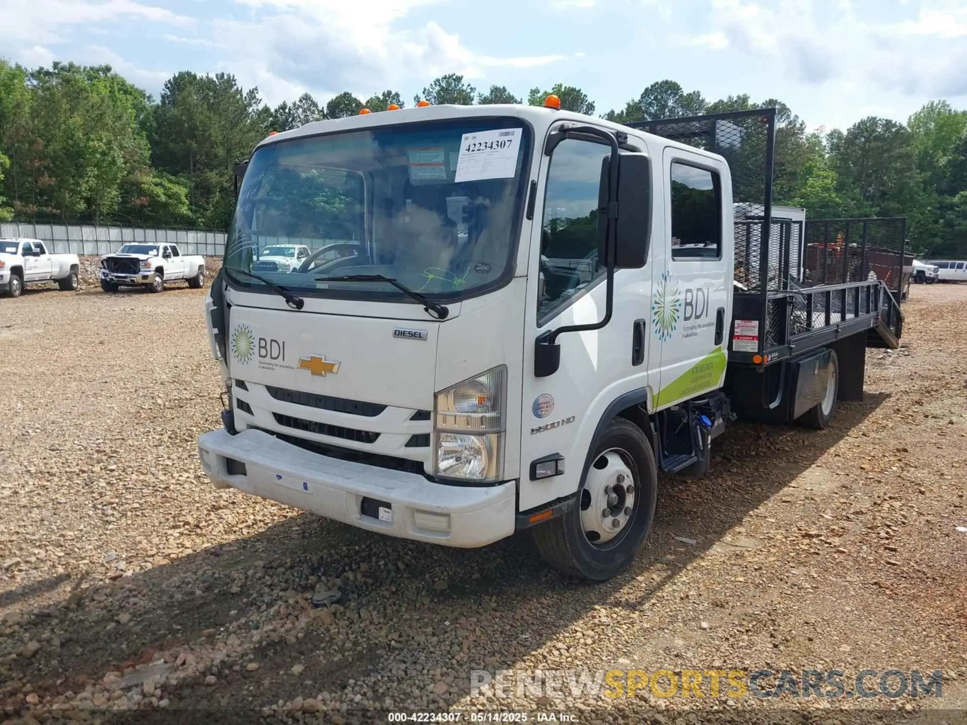 2 Photograph of a damaged car JALEEJ162L7900540 CHEVROLET 5500HD LCF DIESEL 2020