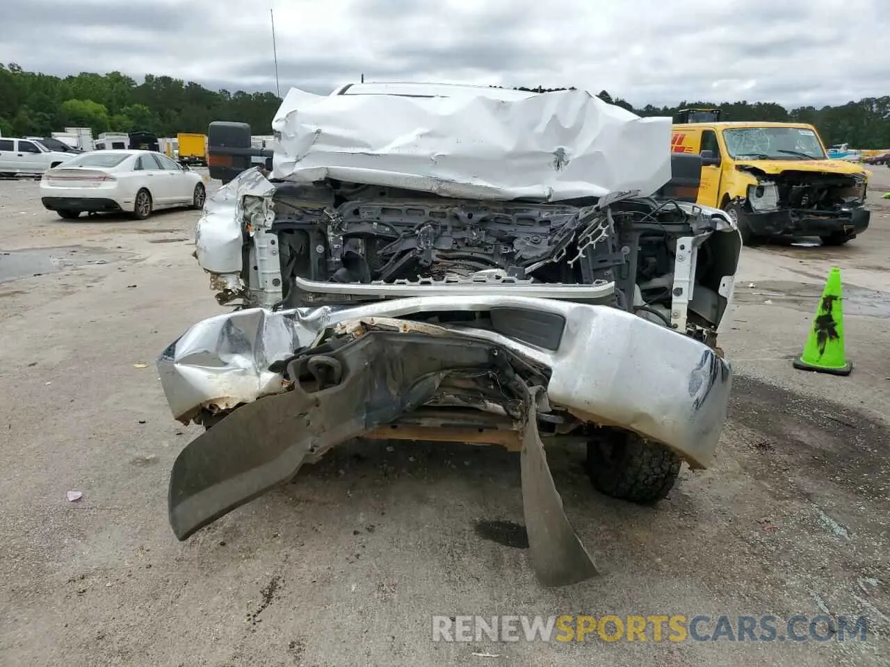 5 Photograph of a damaged car 1GC1CREG7KF108587 CHEVROLET ALL Models 2019