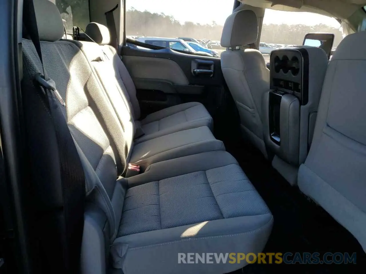 10 Photograph of a damaged car 1GC1KREG9KF280820 CHEVROLET ALL Models 2019