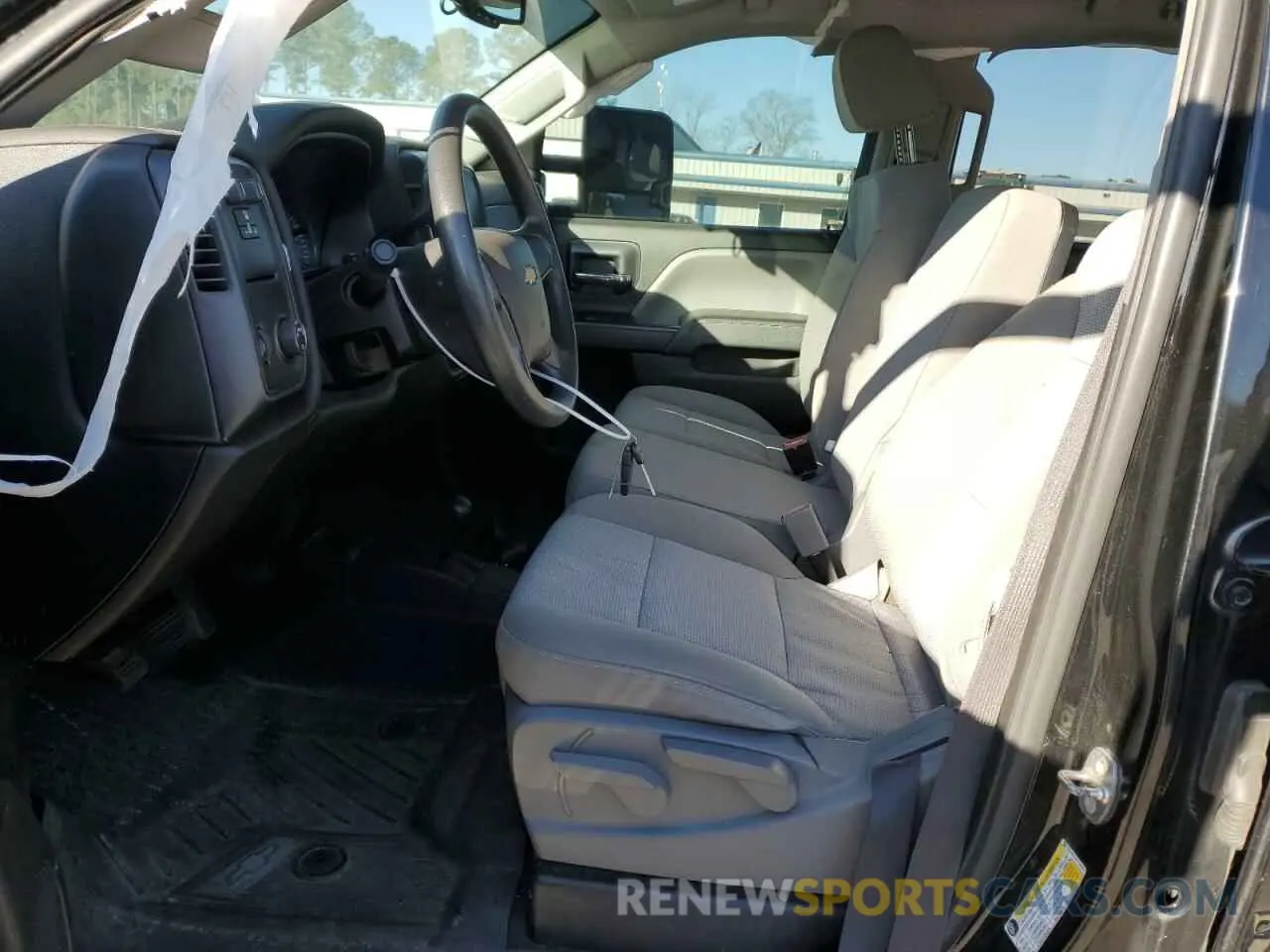 7 Photograph of a damaged car 1GC1KREG9KF280820 CHEVROLET ALL Models 2019