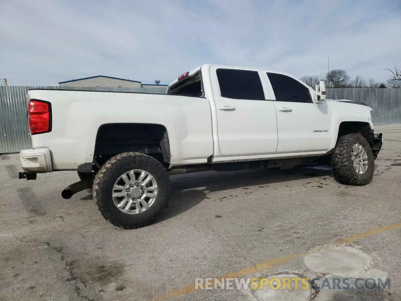 3 Photograph of a damaged car 1GC1KREY3KF123261 CHEVROLET ALL Models 2019