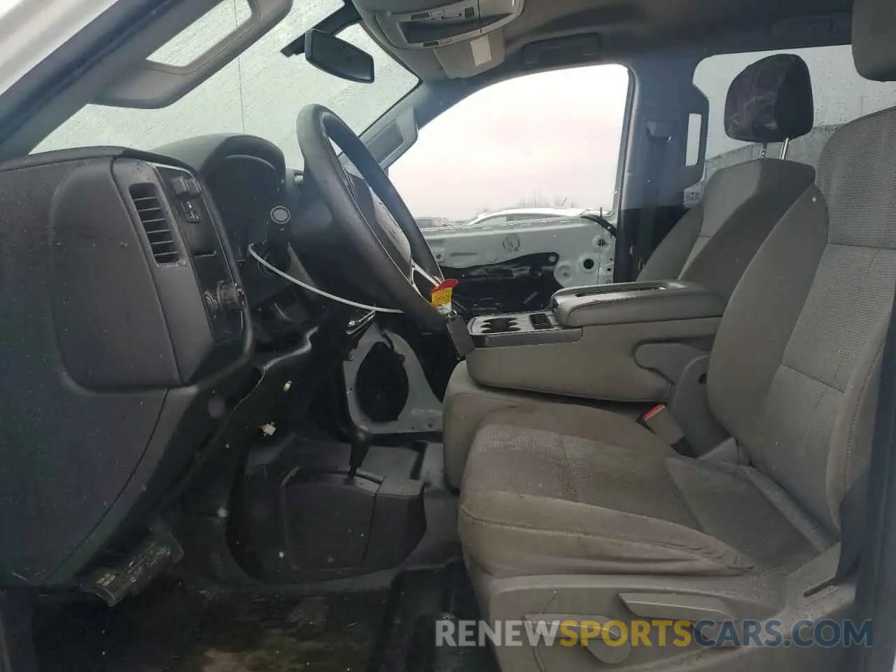 7 Photograph of a damaged car 1GC1KREY6KF174348 CHEVROLET ALL Models 2019